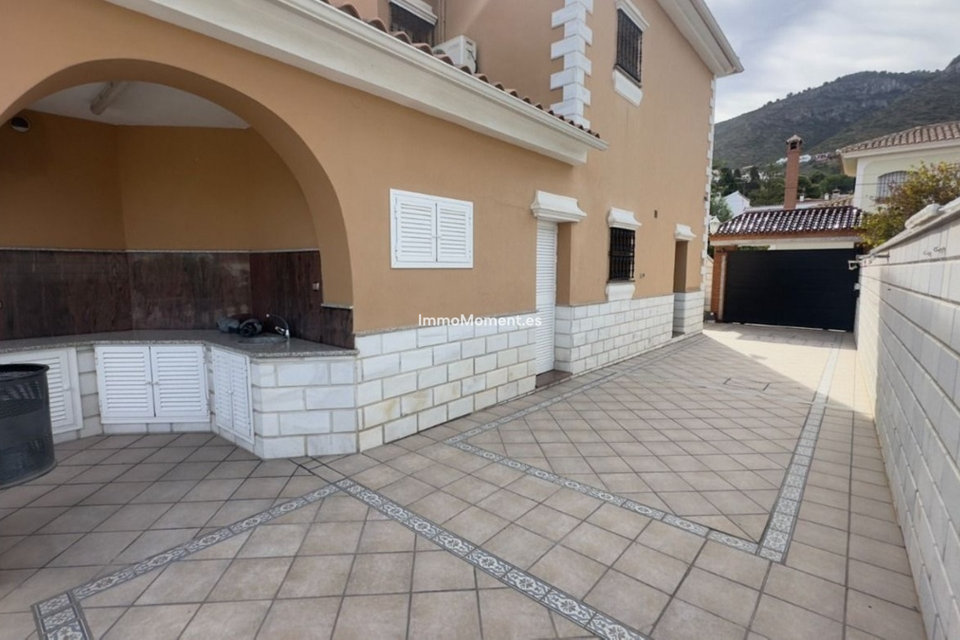 Wiederverkauf - Villa -   Inländisch - Alhaurín de la Torre