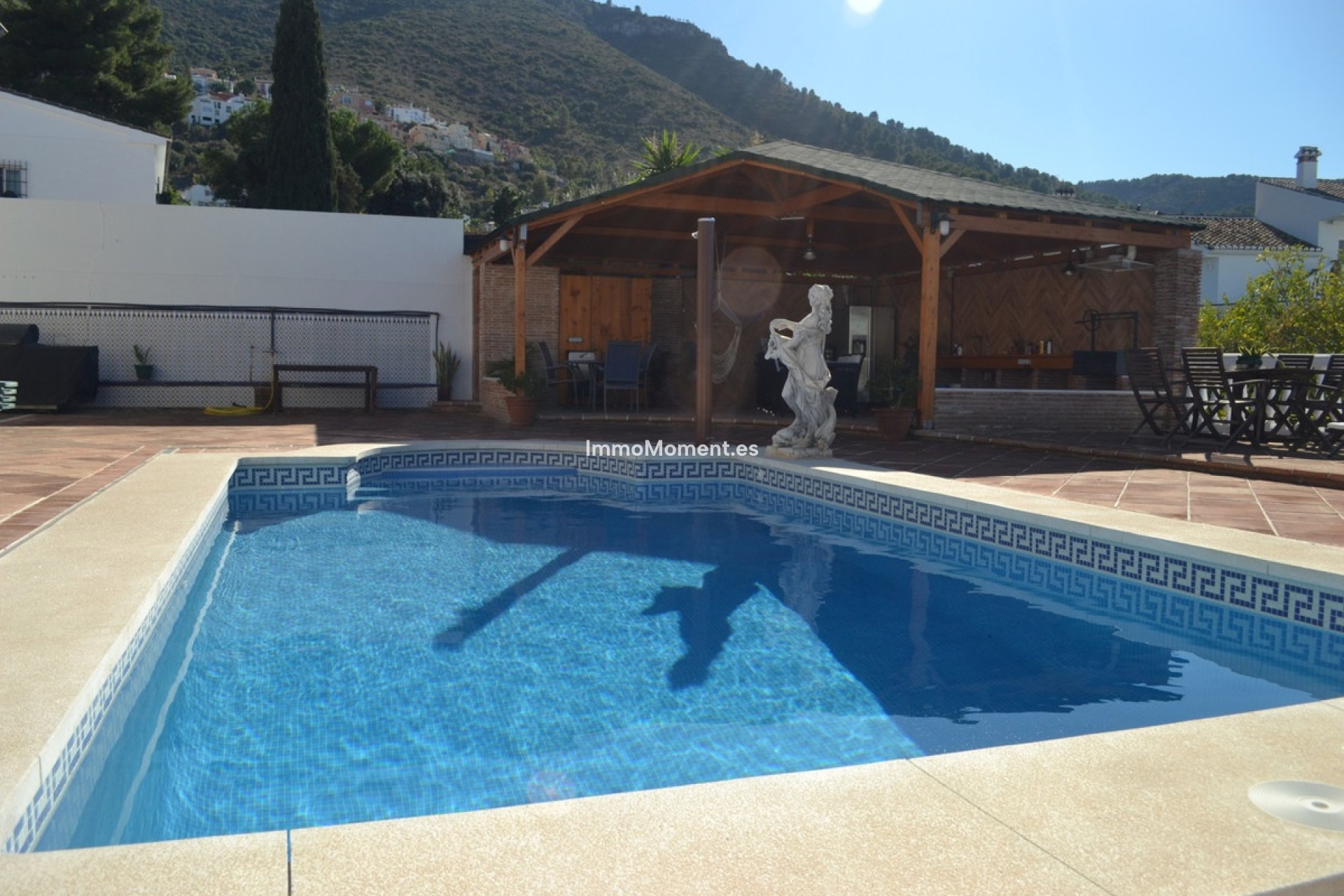 Wiederverkauf - Villa -   Inländisch - Alhaurín de la Torre