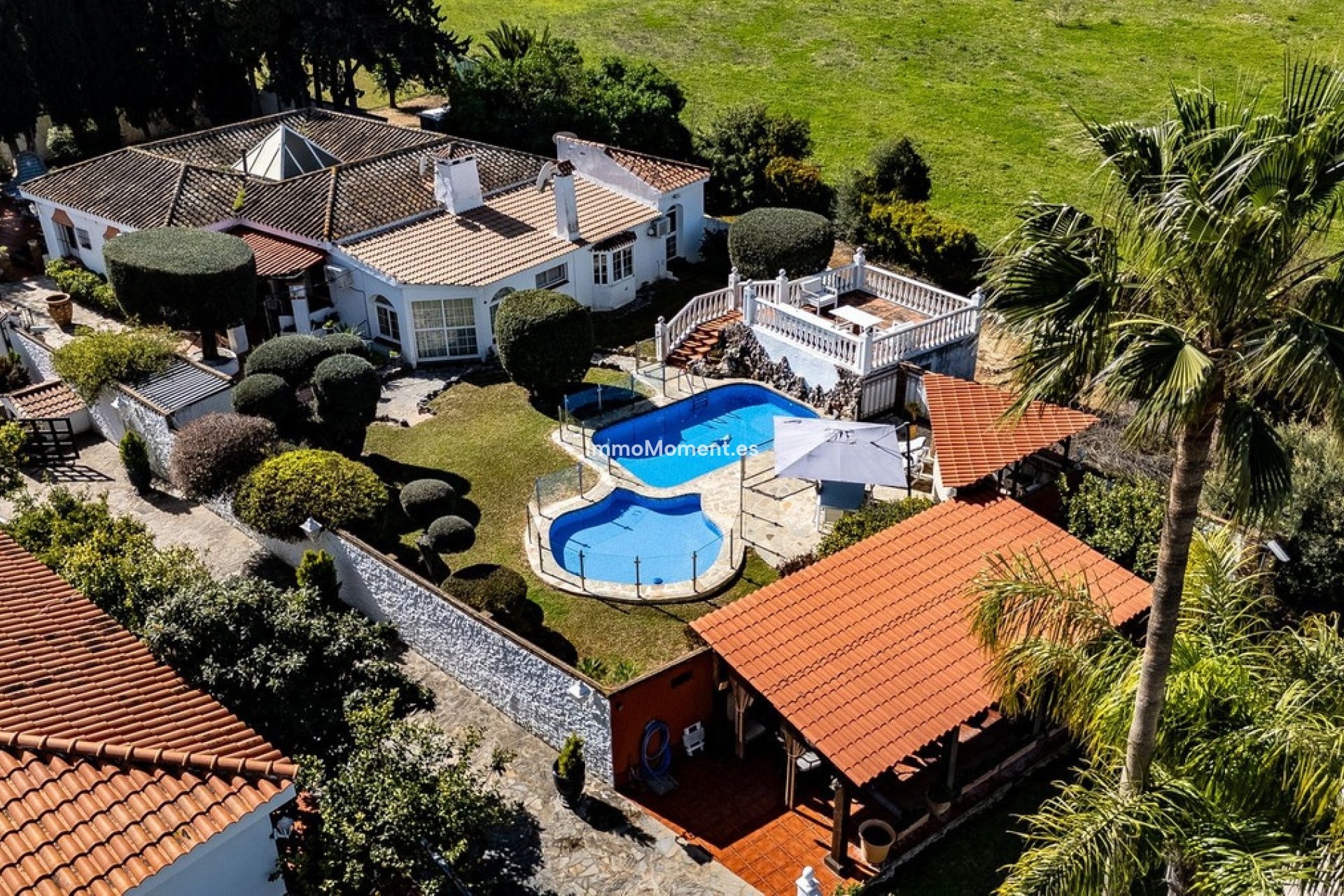 Wiederverkauf - Villa -   Inländisch - Alhaurín de la Torre