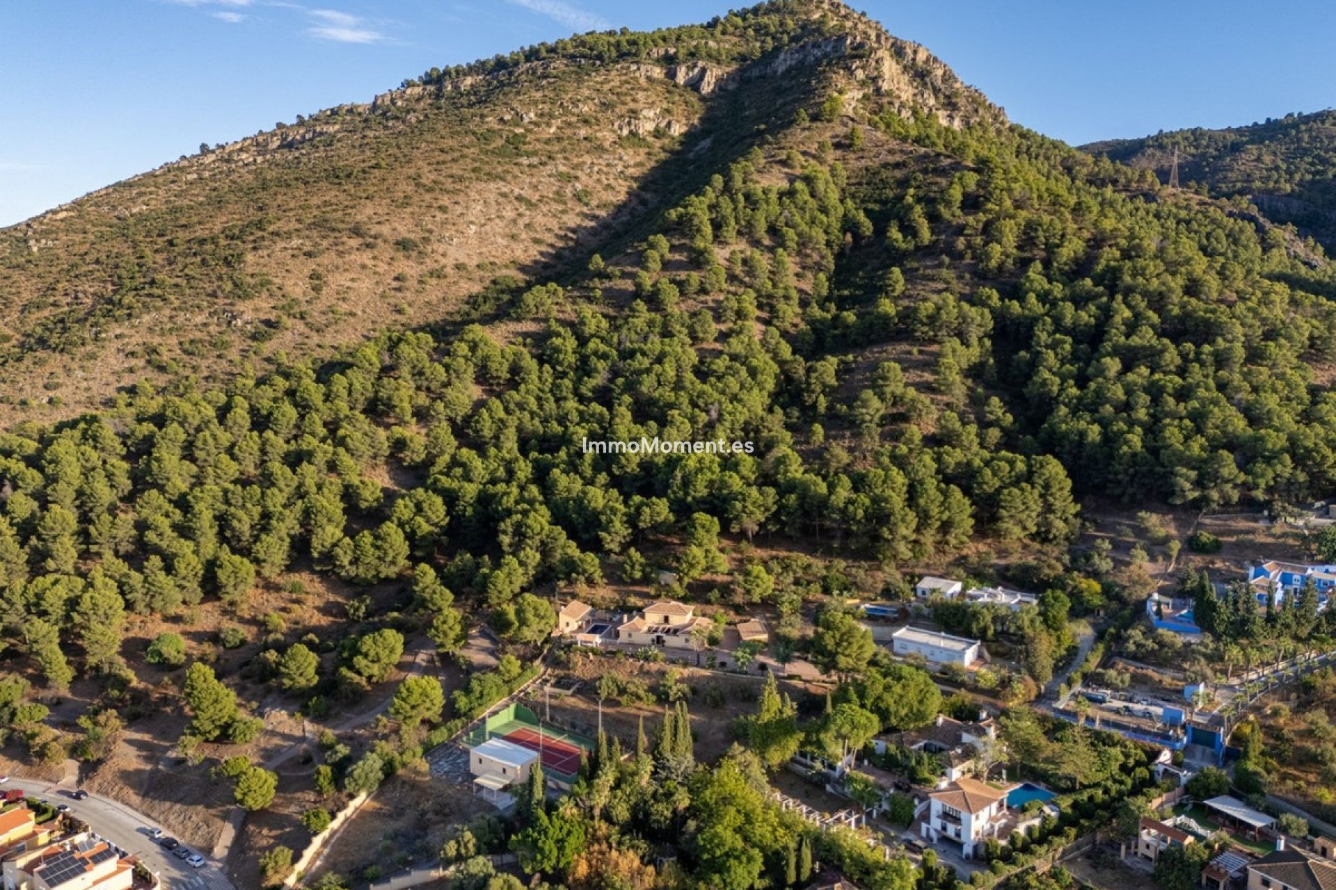 Wiederverkauf - Villa -   Inländisch - Alhaurín de la Torre