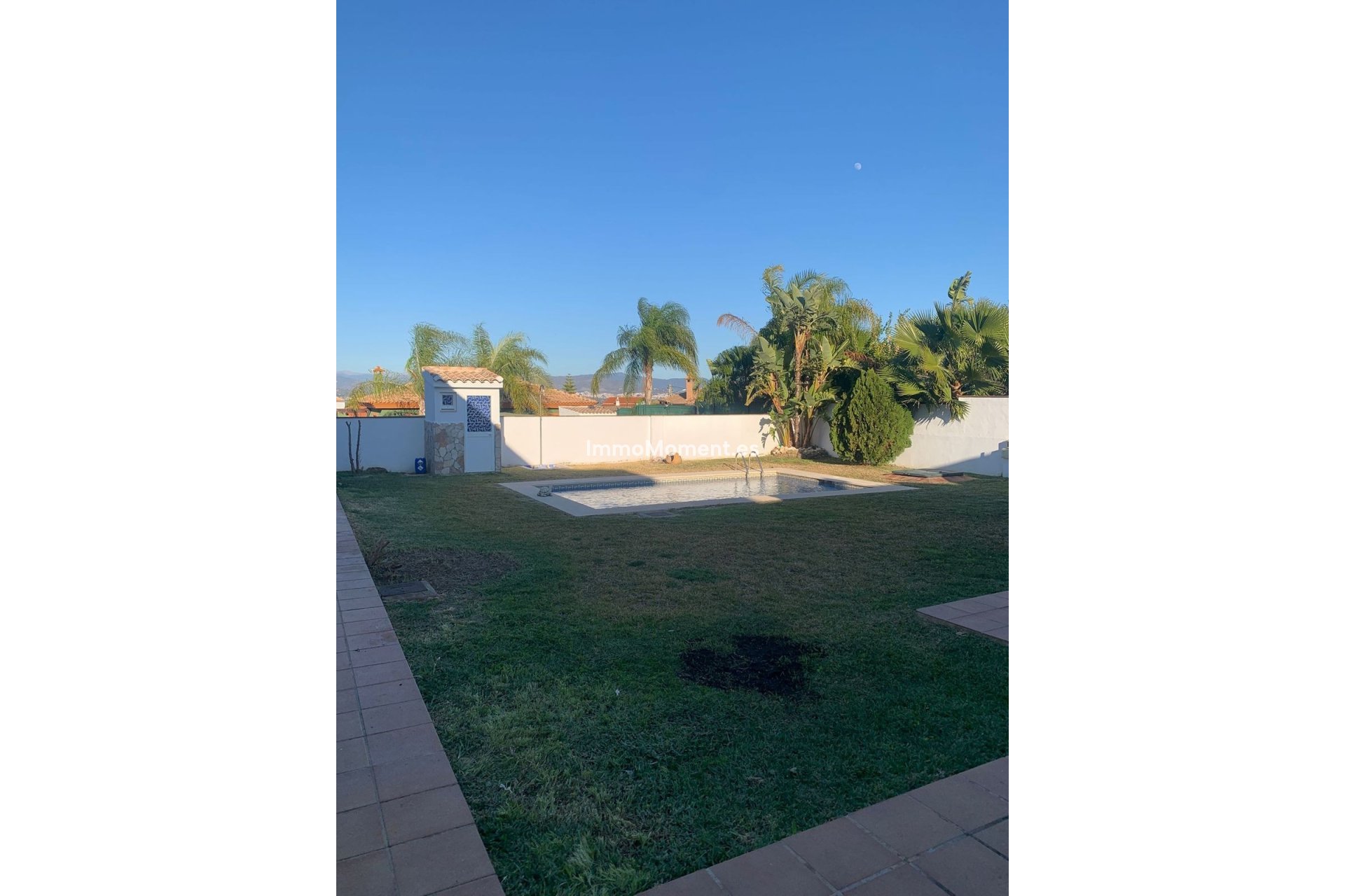 Wiederverkauf - Villa -   Inländisch - Alhaurín de la Torre