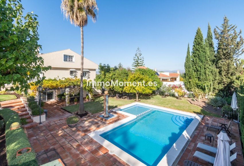 Wiederverkauf - Villa -   Inländisch - Alhaurín de la Torre