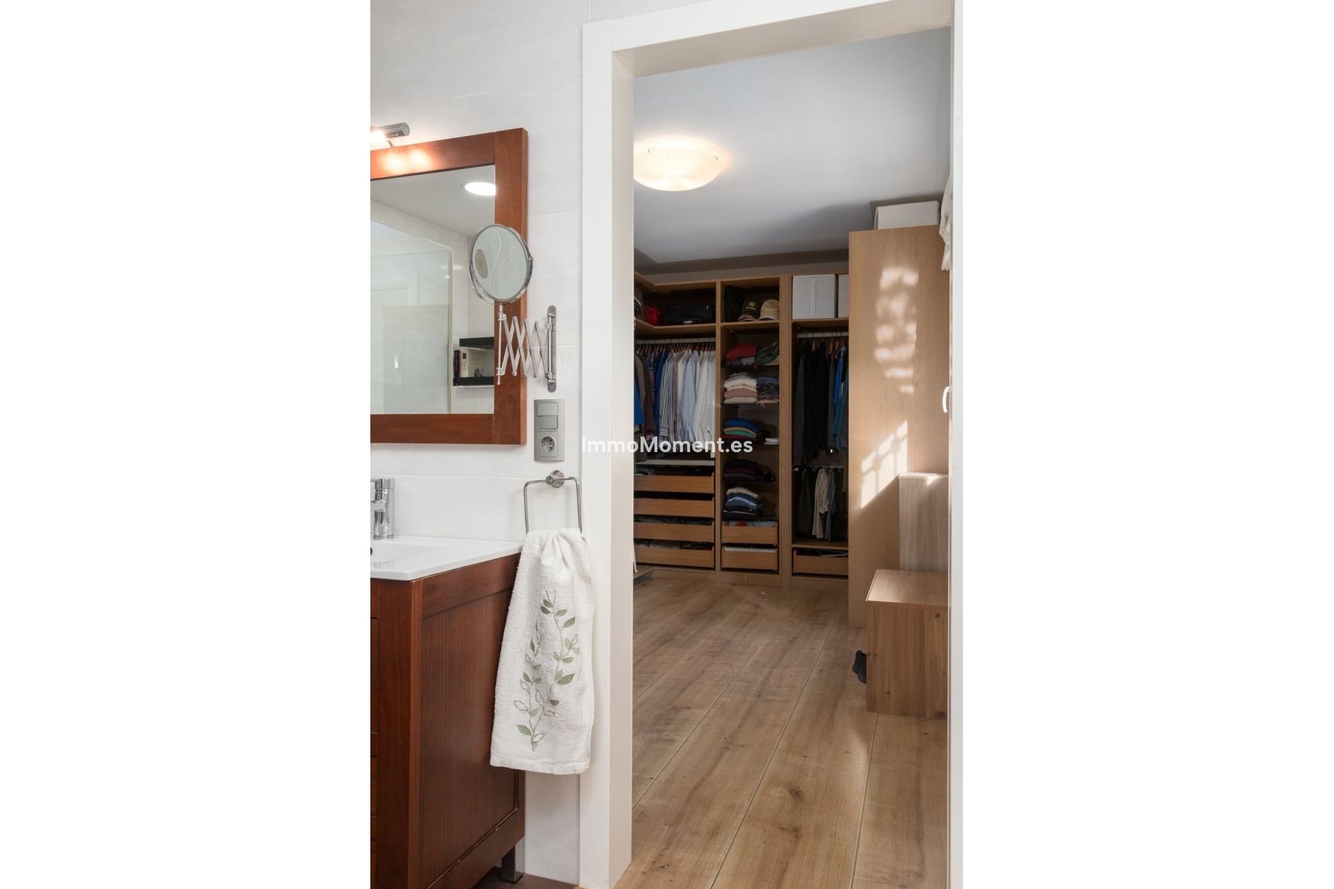 Wiederverkauf - Villa -   Inländisch - Alhaurín de la Torre