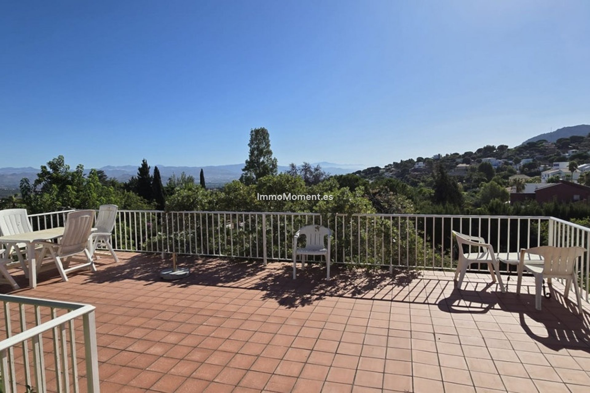 Wiederverkauf - Villa -   Inländisch - Alhaurín de la Torre