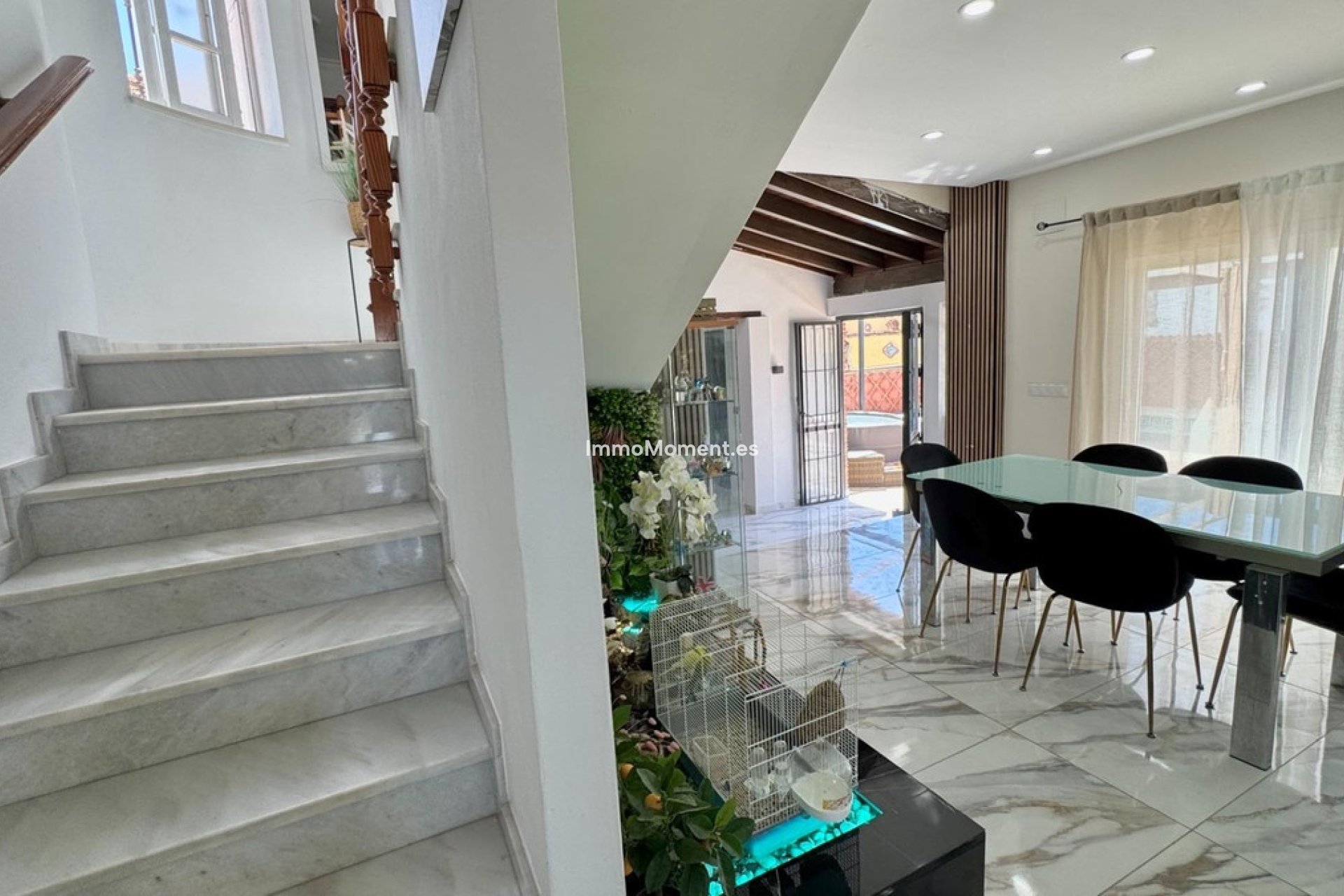 Wiederverkauf - Villa -   Inländisch - Alhaurín de la Torre