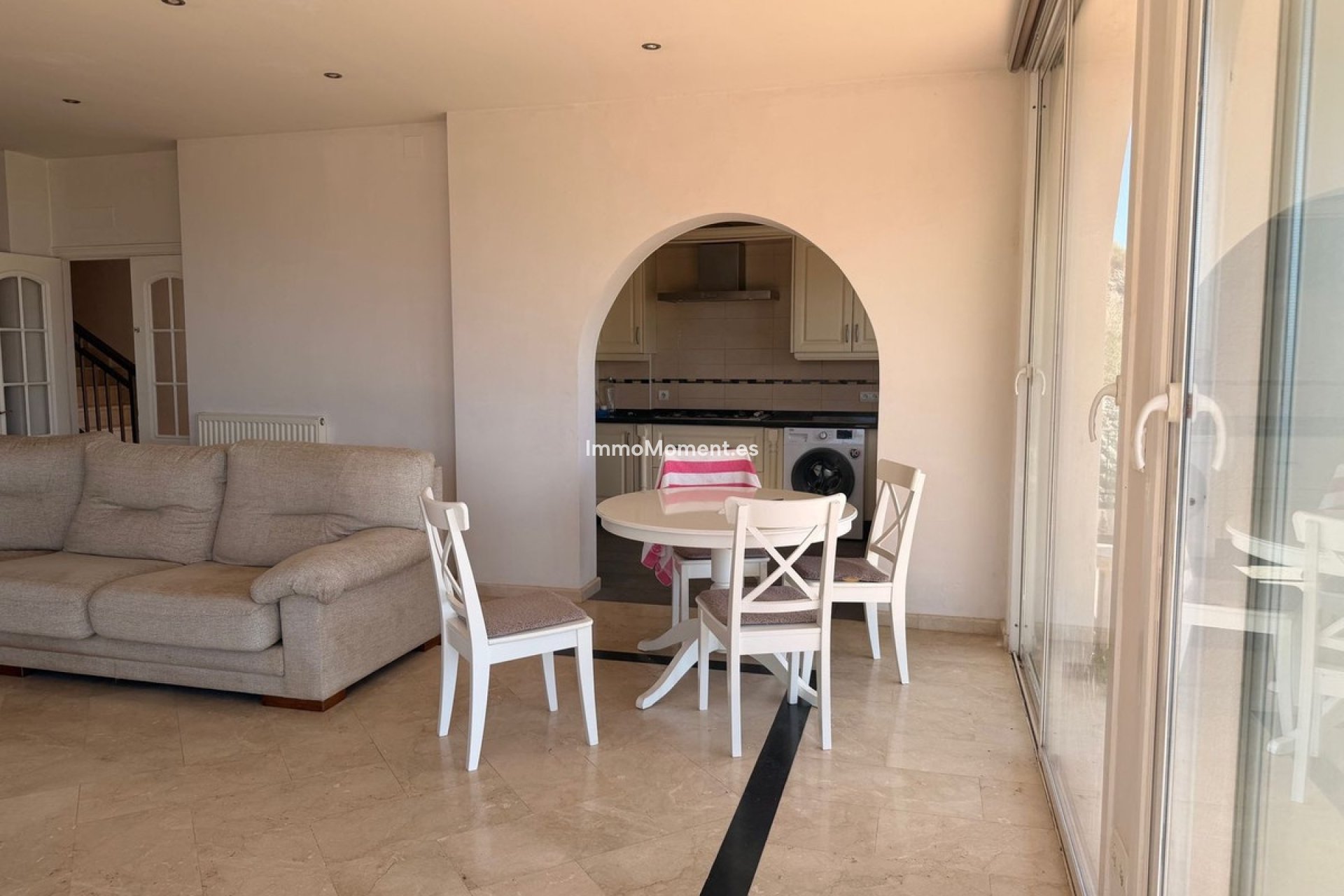 Wiederverkauf - Villa -   Inländisch - Alhaurín el Grande Centro