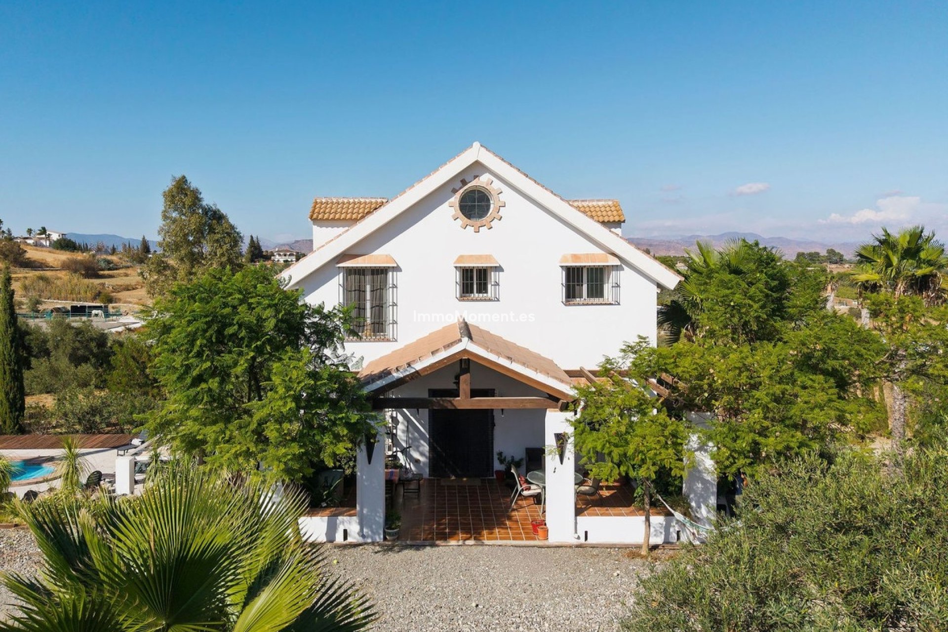 Wiederverkauf - Villa -   Inländisch - Alhaurín el Grande Centro