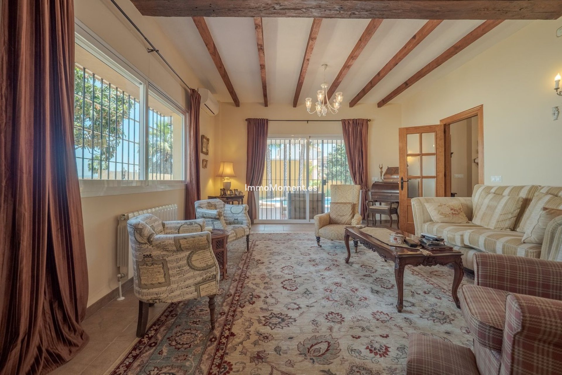 Wiederverkauf - Villa -   Inländisch - Alhaurín el Grande Centro