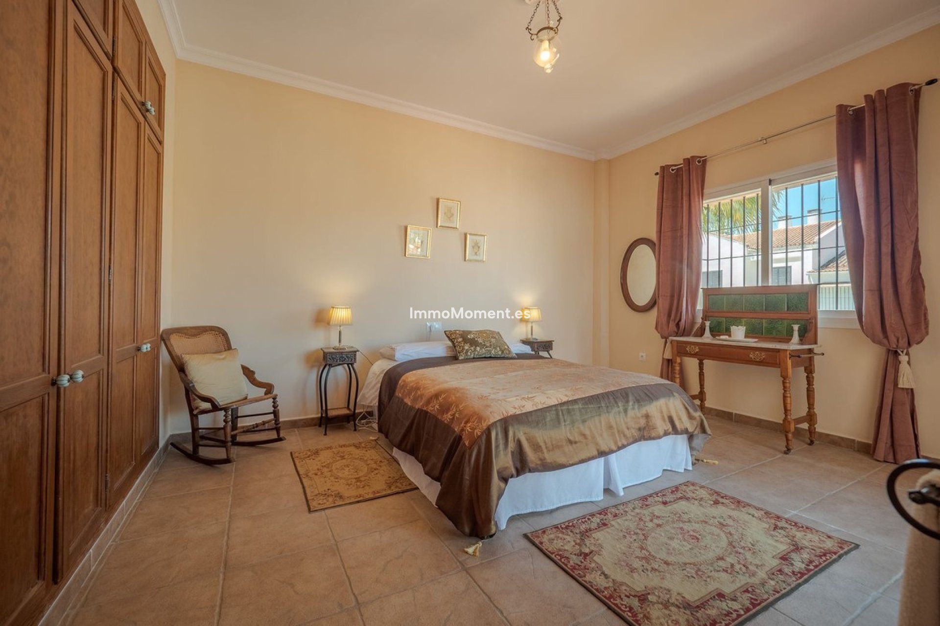 Wiederverkauf - Villa -   Inländisch - Alhaurín el Grande Centro