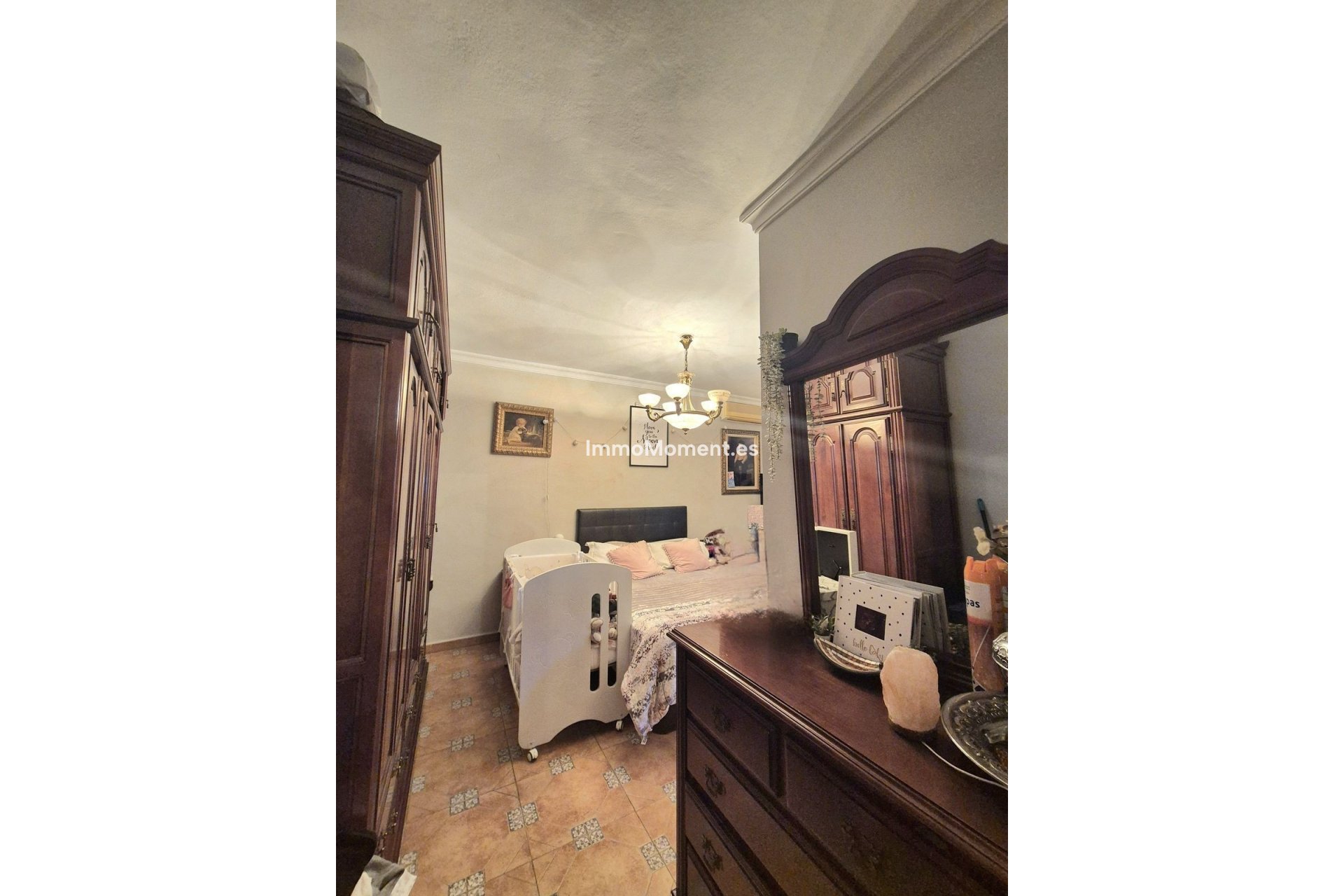 Wiederverkauf - Villa -   Inländisch - Alhaurín el Grande Centro