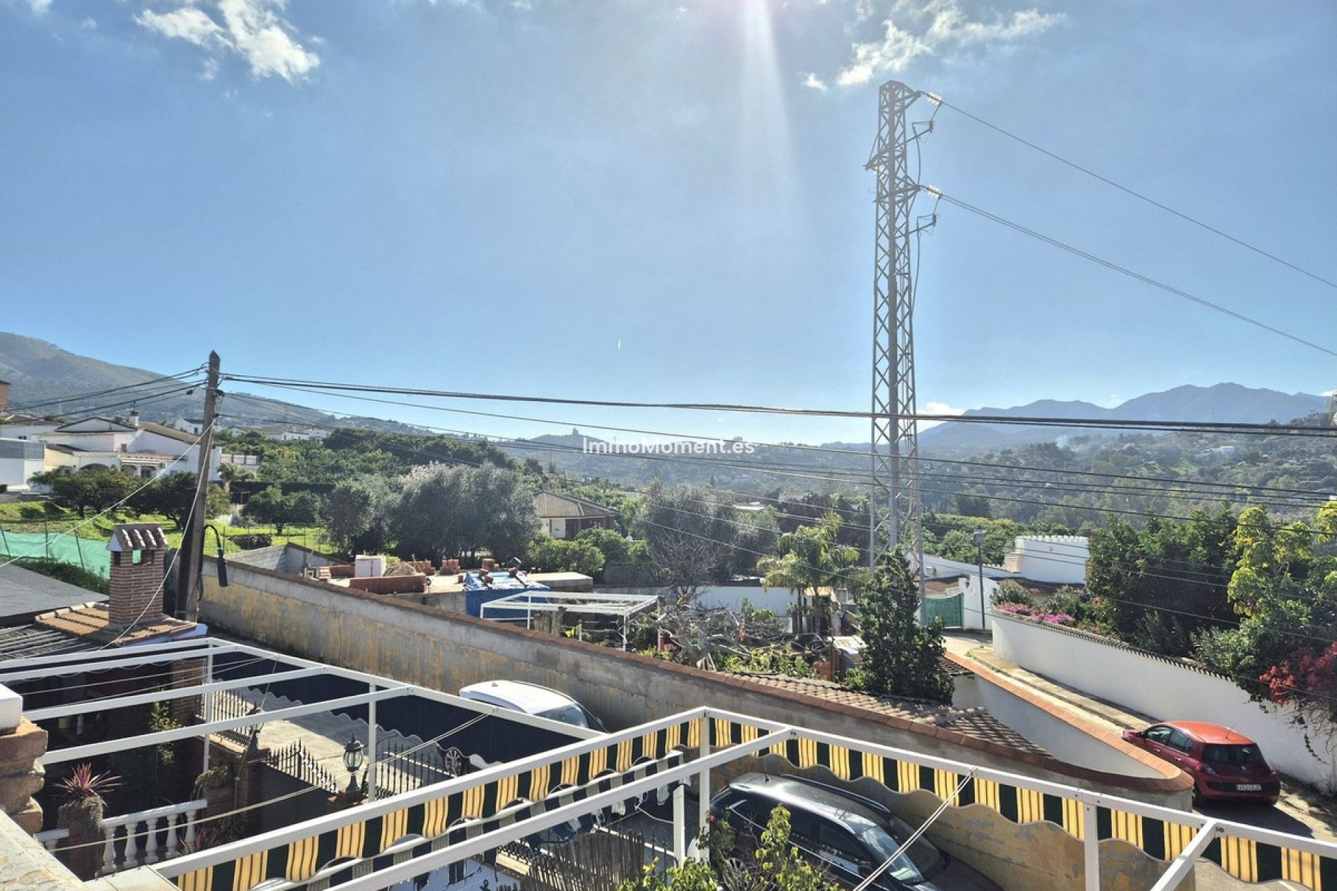 Wiederverkauf - Villa -   Inländisch - Alhaurín el Grande Centro