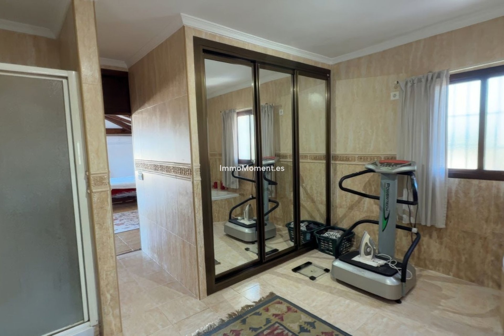 Wiederverkauf - Villa -   Inländisch - Alhaurín el Grande Centro