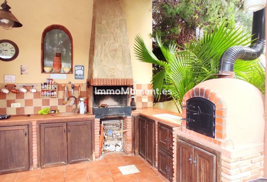 Wiederverkauf - Villa -   Inländisch - Alhaurín el Grande Centro