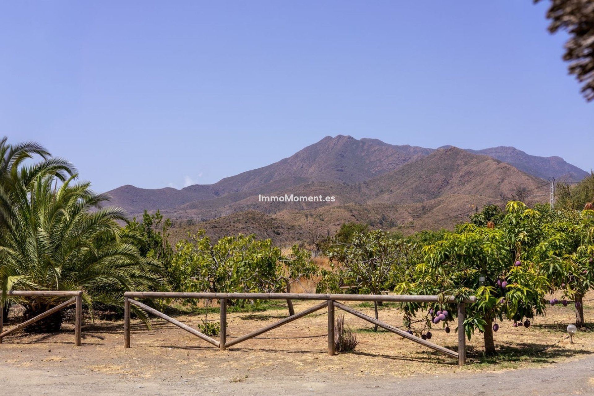 Wiederverkauf - Villa -   Inländisch - Alhaurín el Grande Centro