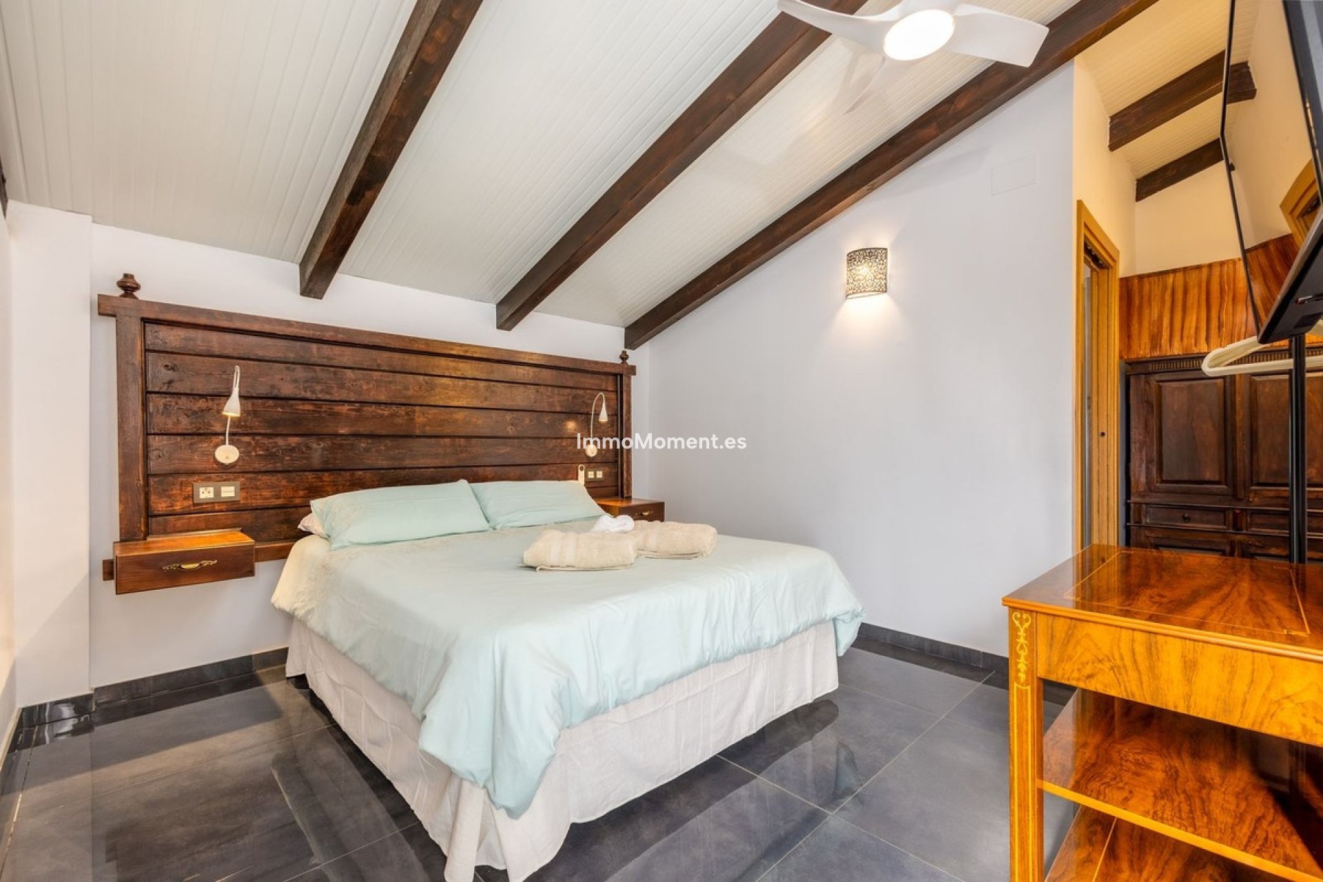 Wiederverkauf - Villa -   Inländisch - Alhaurín el Grande Centro