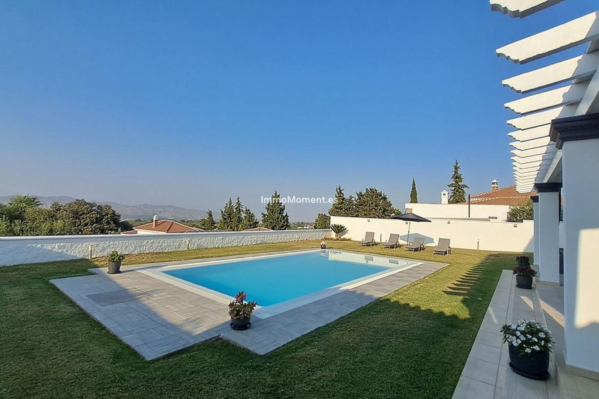 Wiederverkauf - Villa -   Inländisch - Alhaurín el Grande Centro