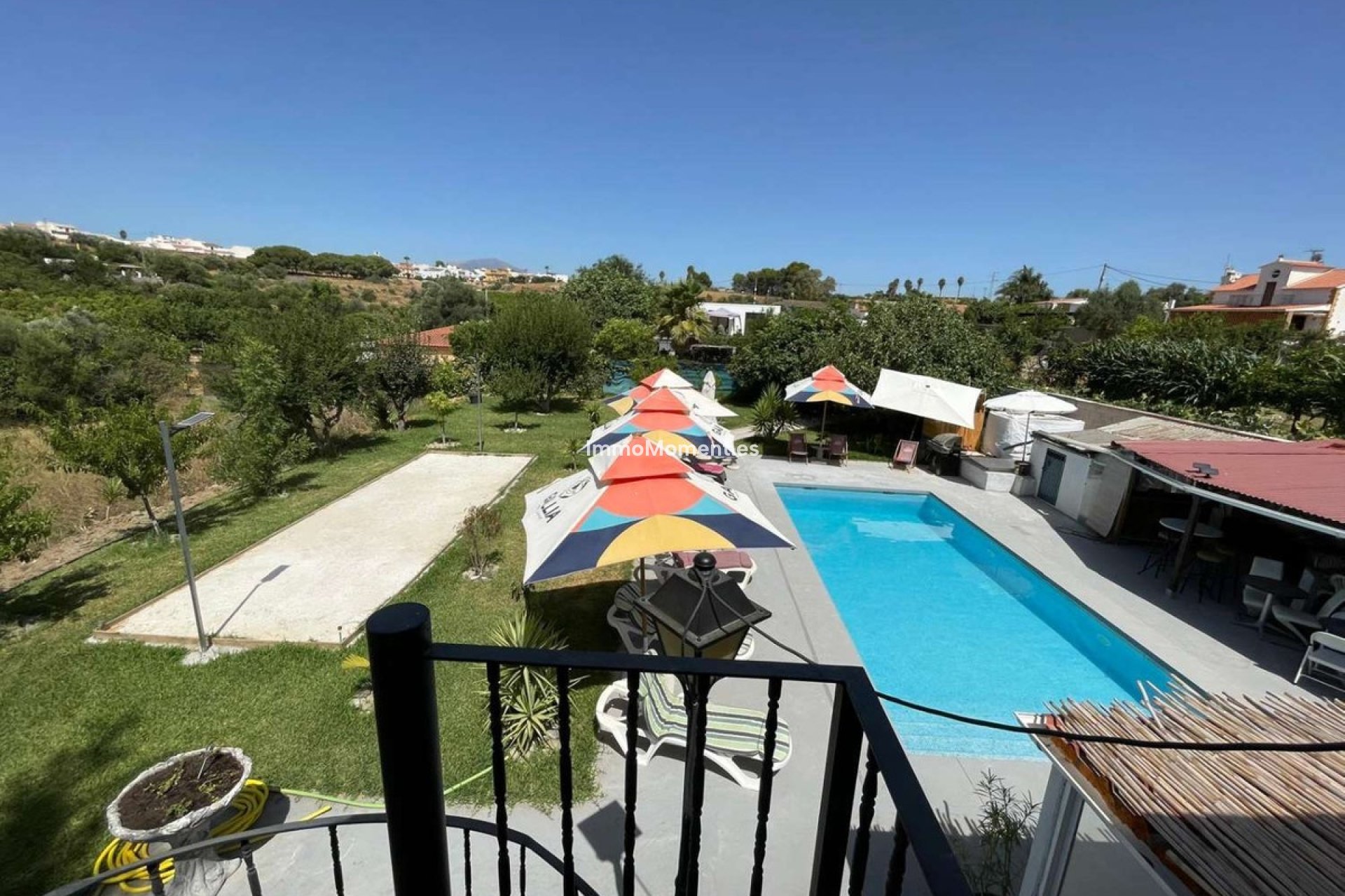 Wiederverkauf - Villa -   Inländisch - Alhaurín el Grande Centro