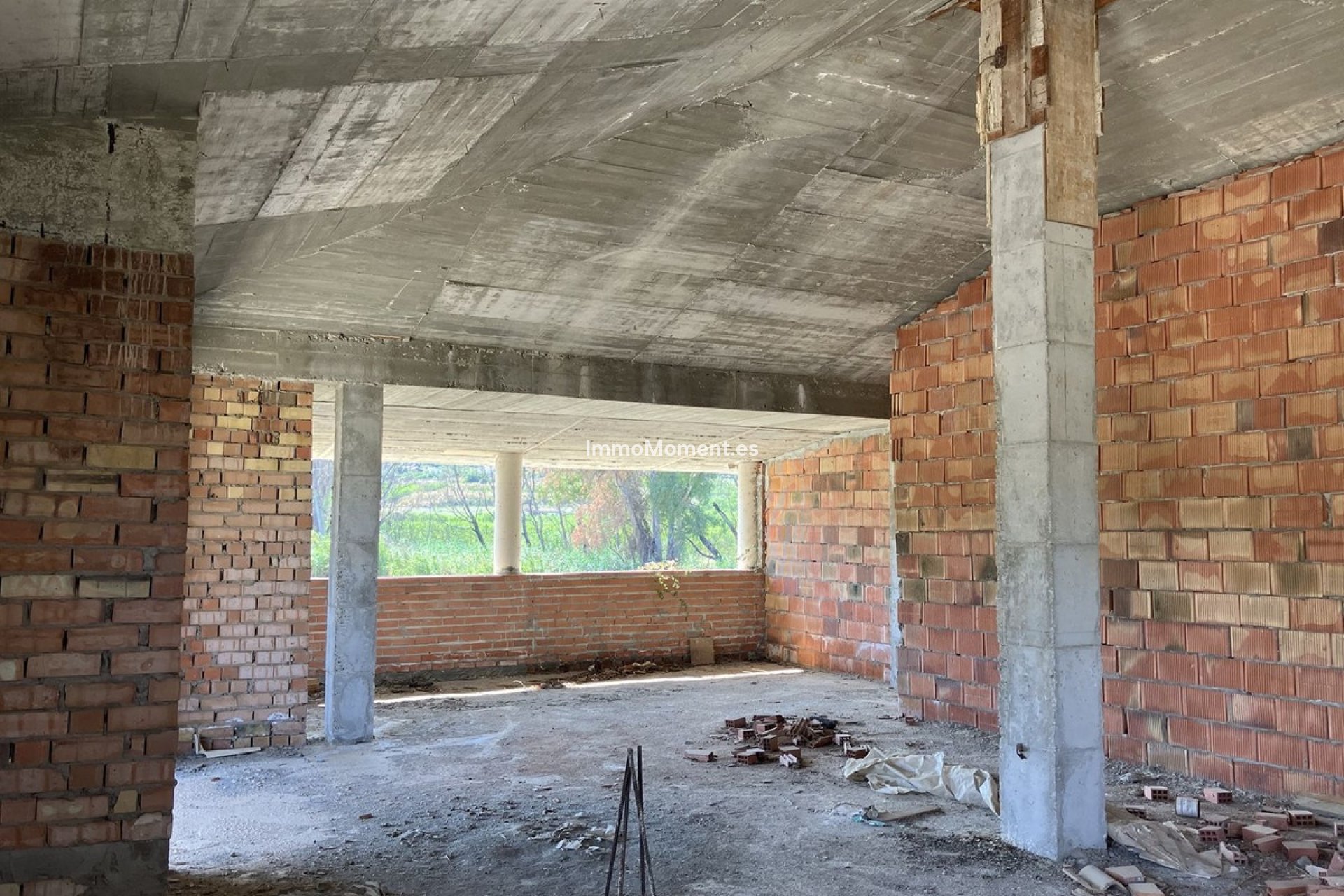 Wiederverkauf - Villa -   Inländisch - Alhaurín el Grande Centro