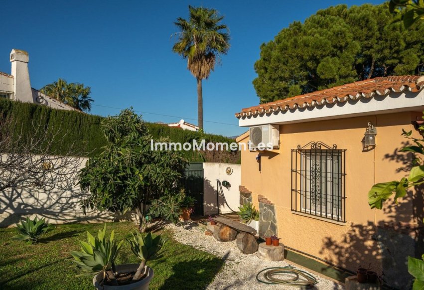 Wiederverkauf - Villa -   Inländisch - Alhaurín el Grande Centro