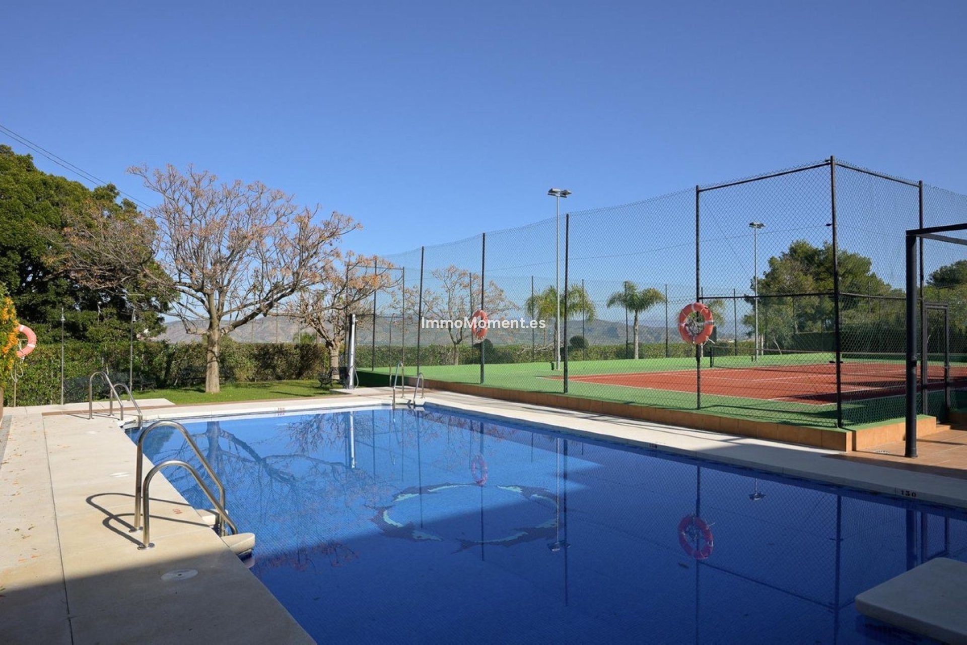 Wiederverkauf - Villa -   Inländisch - Alhaurín el Grande Centro