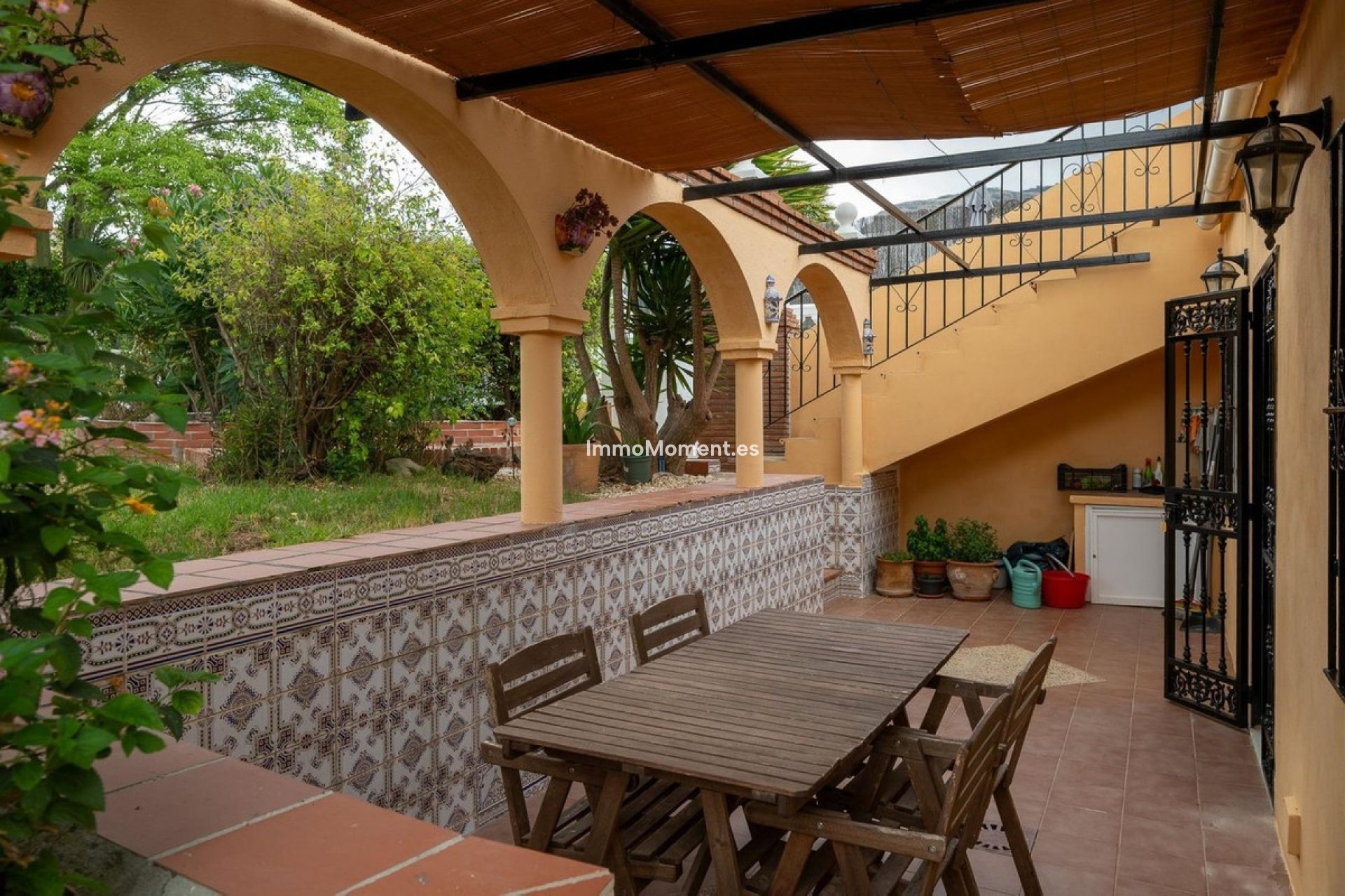 Wiederverkauf - Villa -   Inländisch - Alhaurín el Grande Centro