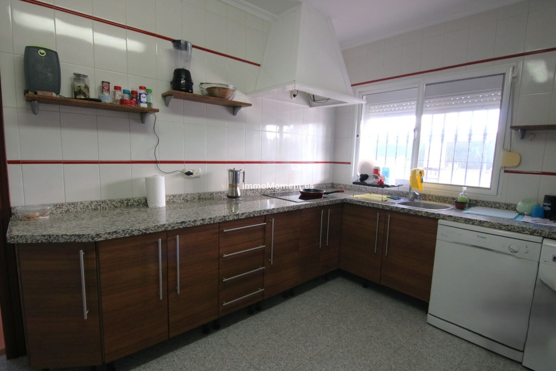 Wiederverkauf - Villa -   Inländisch - Alhaurín el Grande Centro