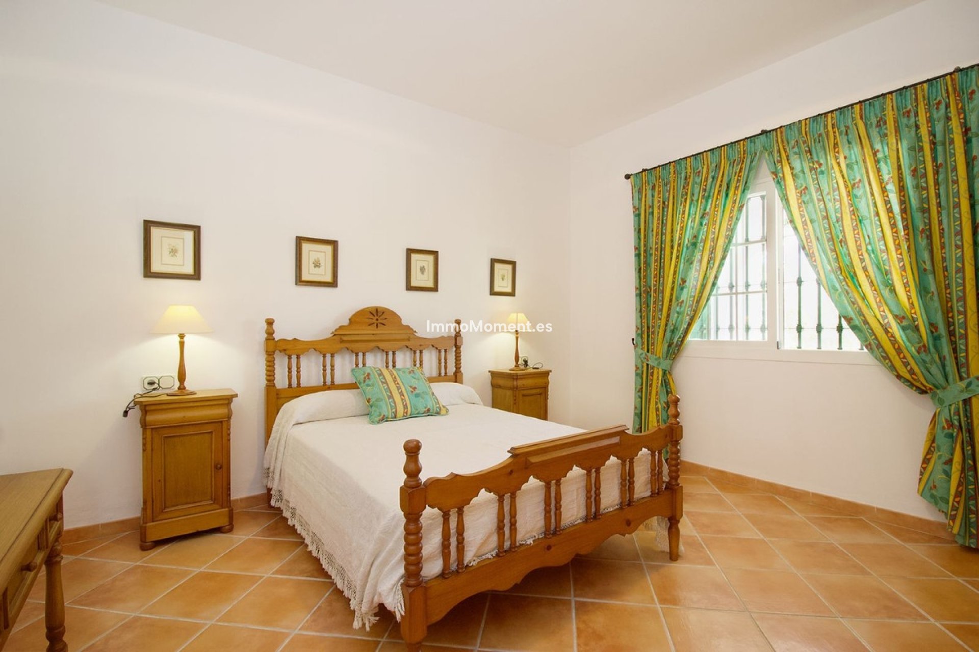 Wiederverkauf - Villa -   Inländisch - Alhaurín el Grande Centro