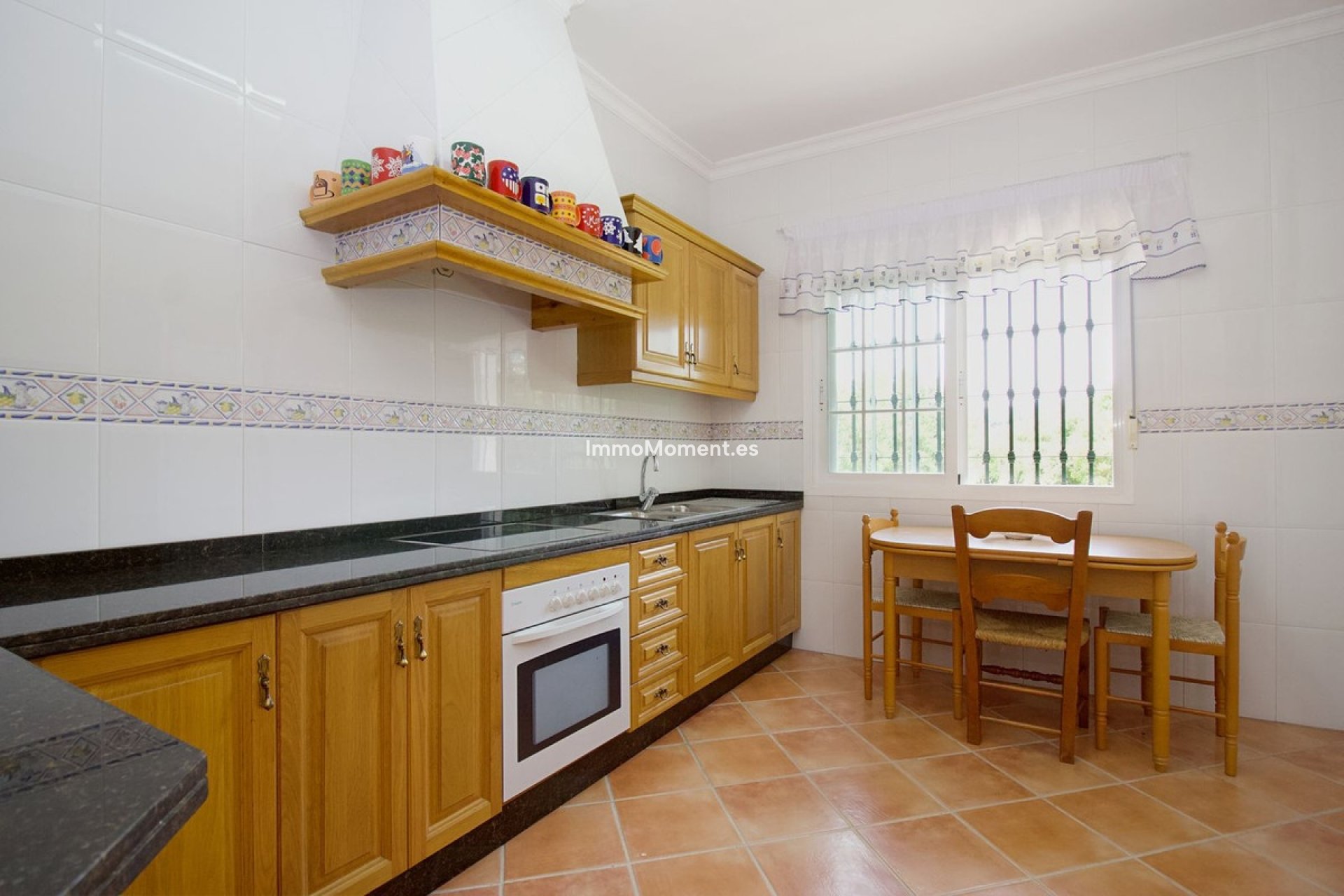 Wiederverkauf - Villa -   Inländisch - Alhaurín el Grande Centro