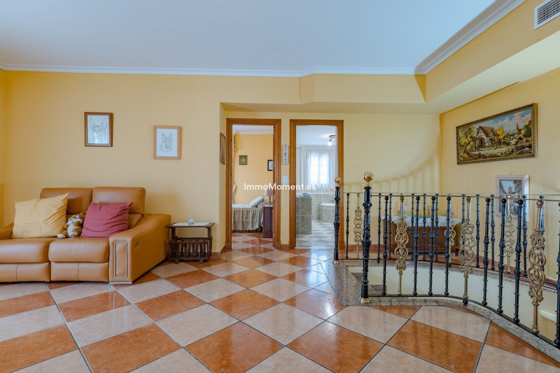 Wiederverkauf - Villa -   Inländisch - Alhaurín el Grande Centro