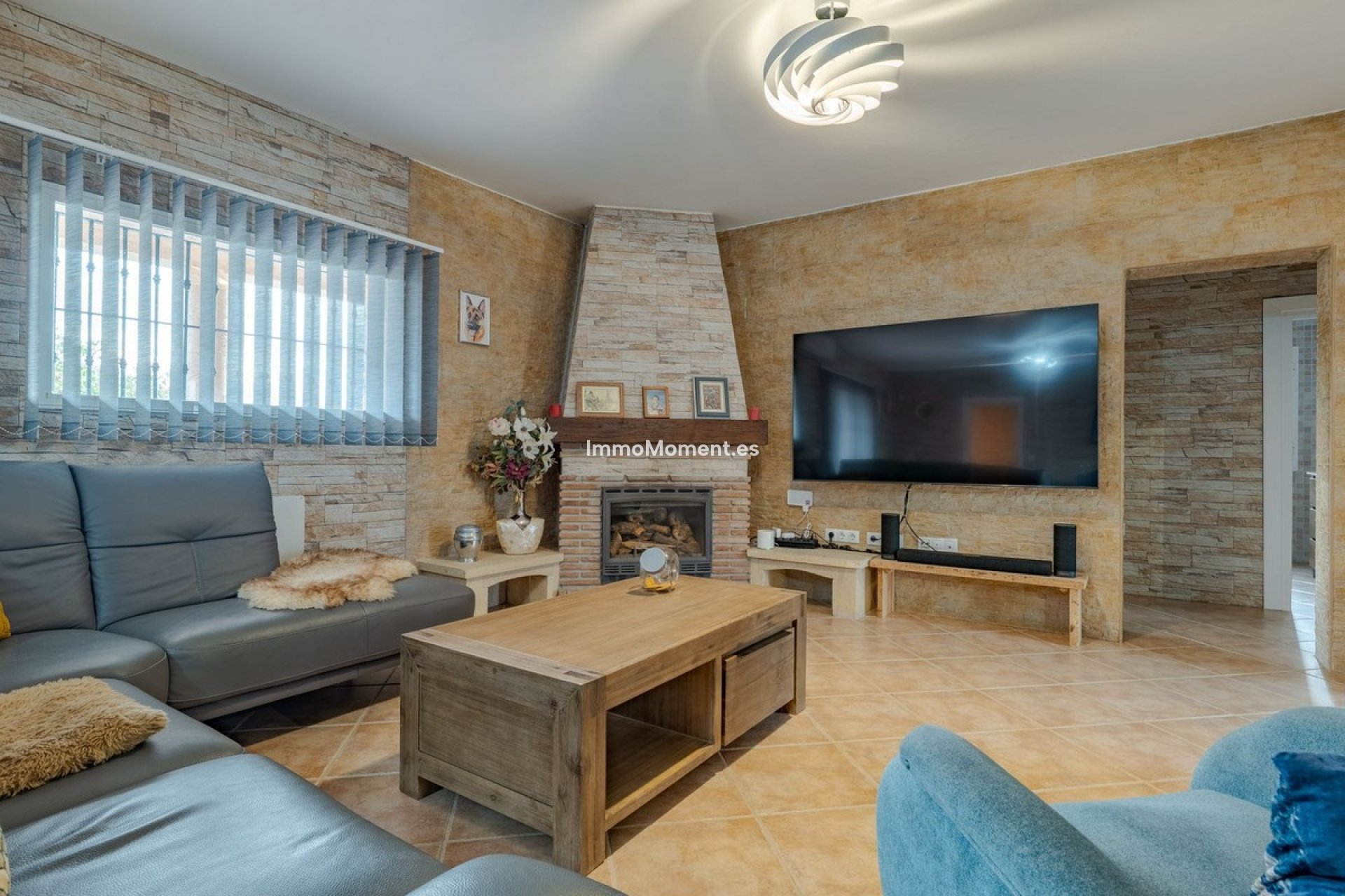 Wiederverkauf - Villa -   Inländisch - Alhaurín el Grande Centro