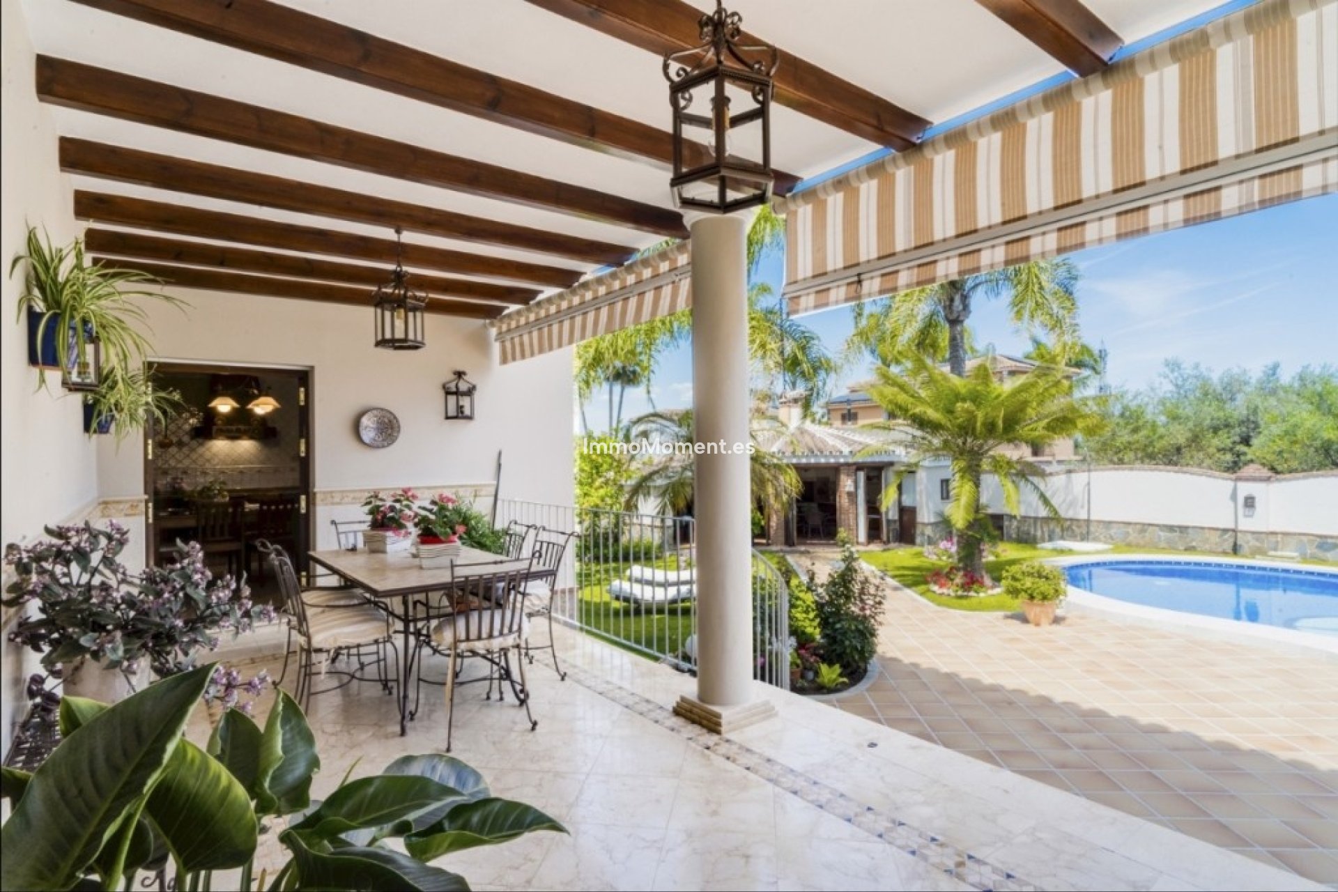 Wiederverkauf - Villa -   Inländisch - Alhaurín el Grande Centro