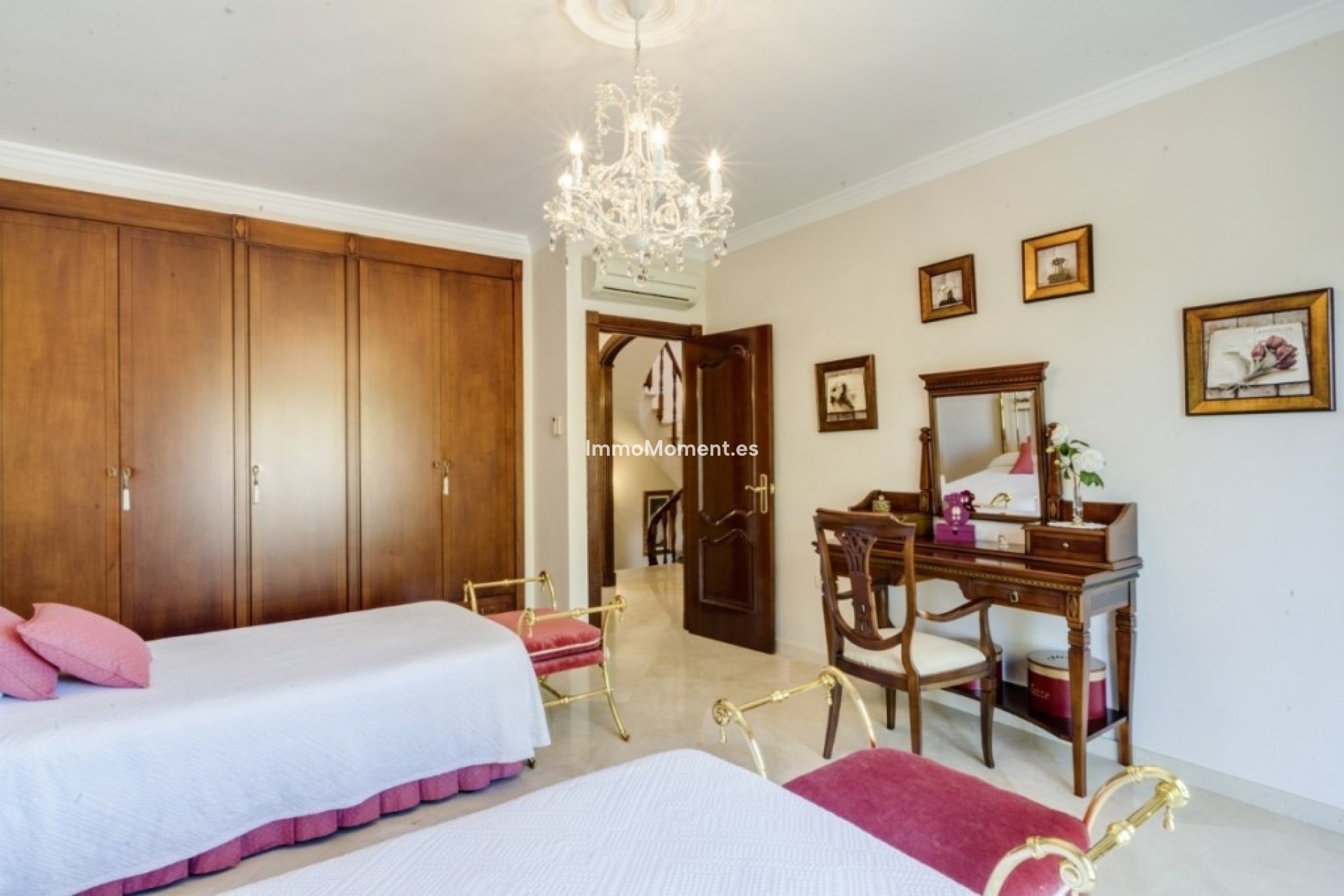 Wiederverkauf - Villa -   Inländisch - Alhaurín el Grande Centro