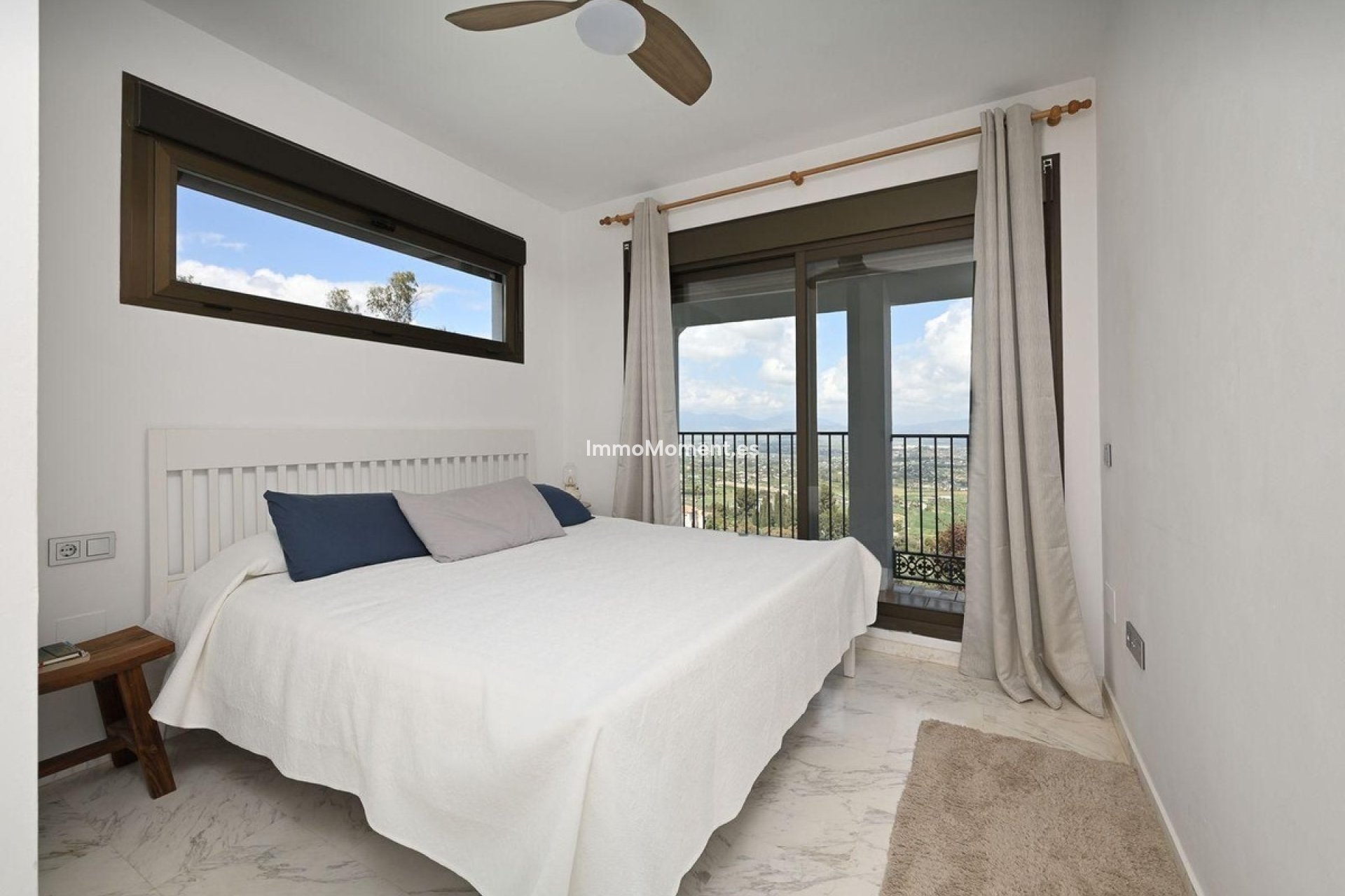 Wiederverkauf - Villa -   Inländisch - Alhaurín el Grande Centro