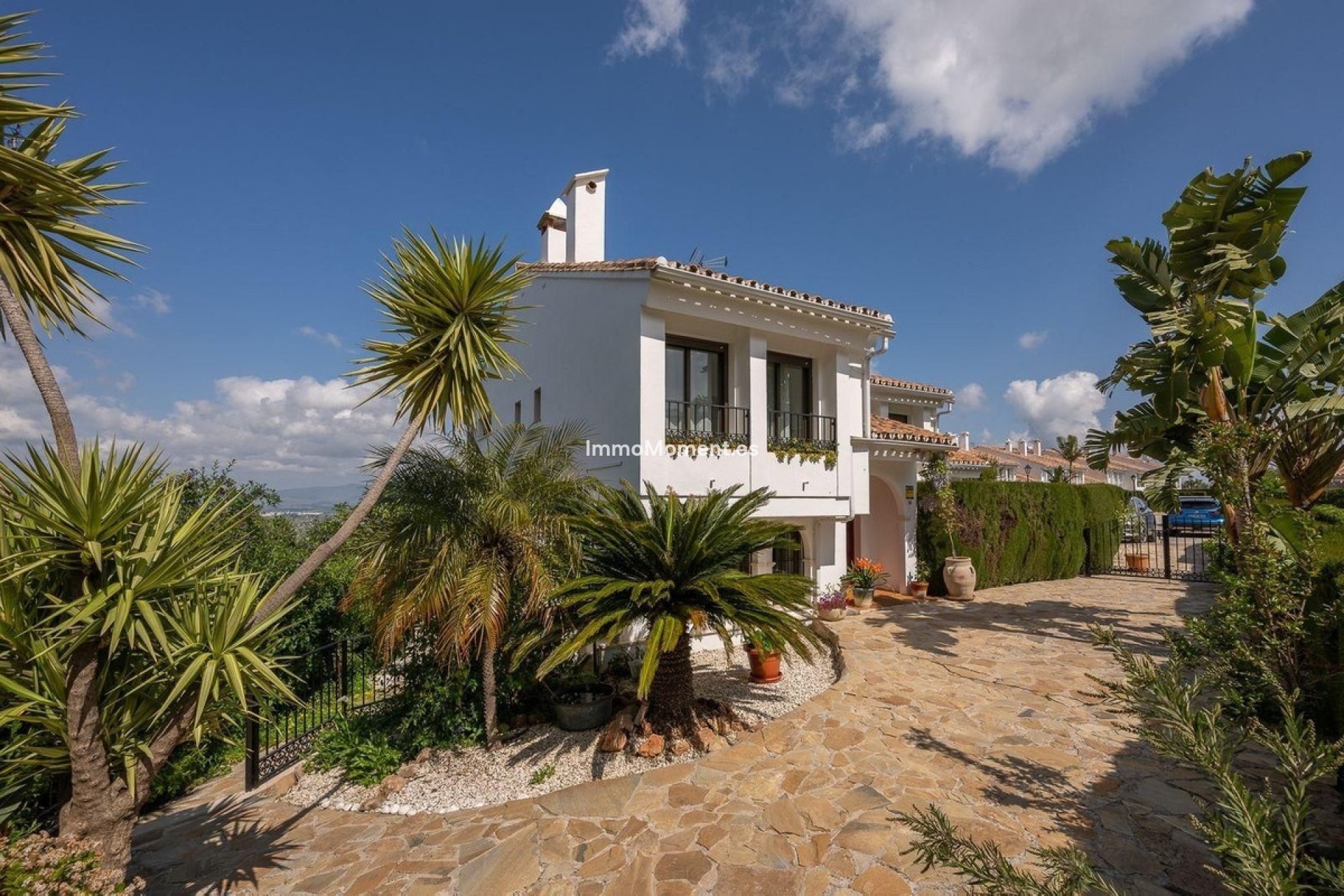 Wiederverkauf - Villa -   Inländisch - Alhaurín el Grande Centro