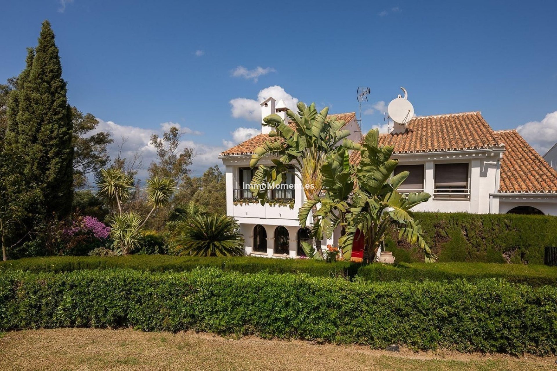 Wiederverkauf - Villa -   Inländisch - Alhaurín el Grande Centro