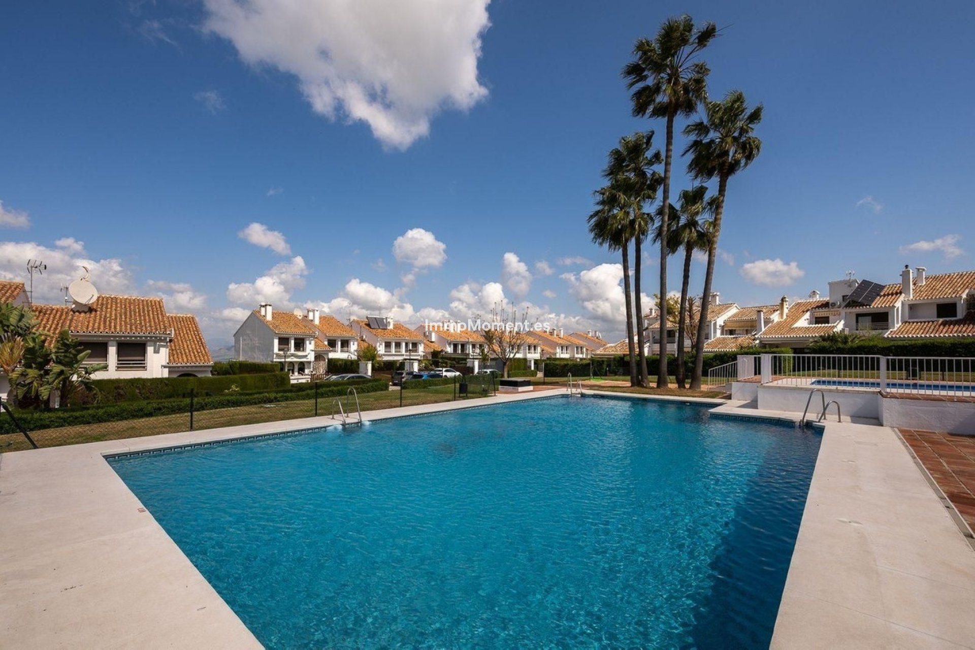 Wiederverkauf - Villa -   Inländisch - Alhaurín el Grande Centro