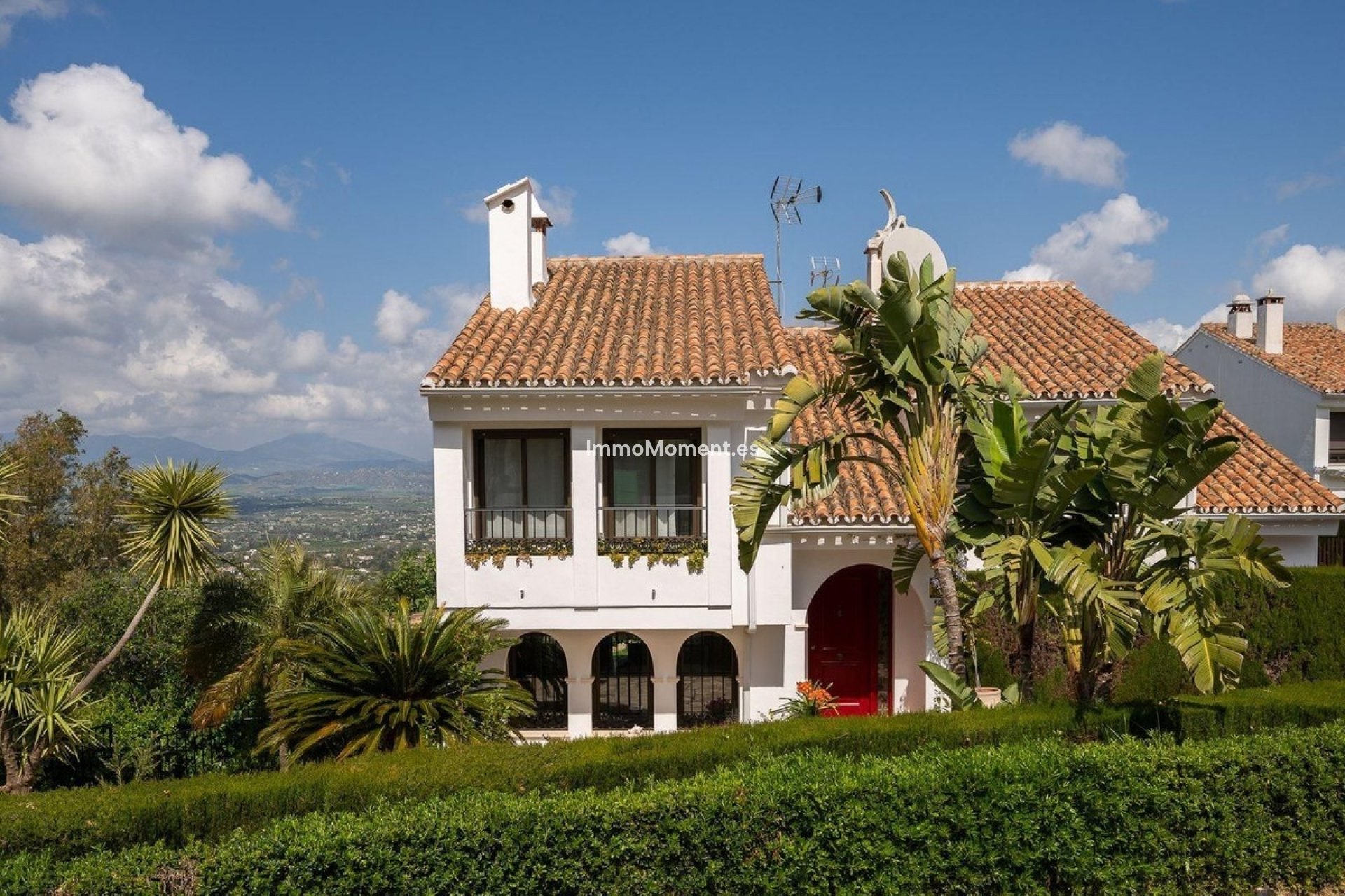 Wiederverkauf - Villa -   Inländisch - Alhaurín el Grande Centro