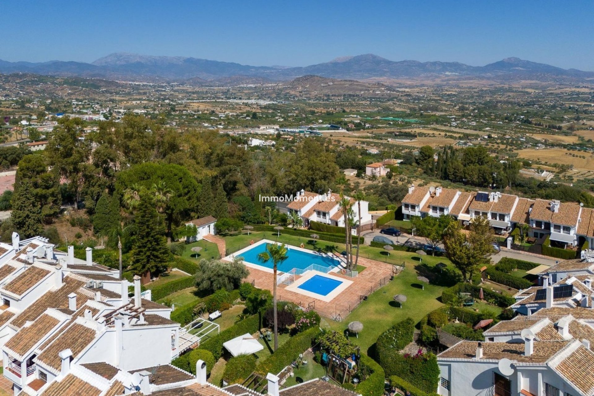 Wiederverkauf - Villa -   Inländisch - Alhaurín el Grande Centro