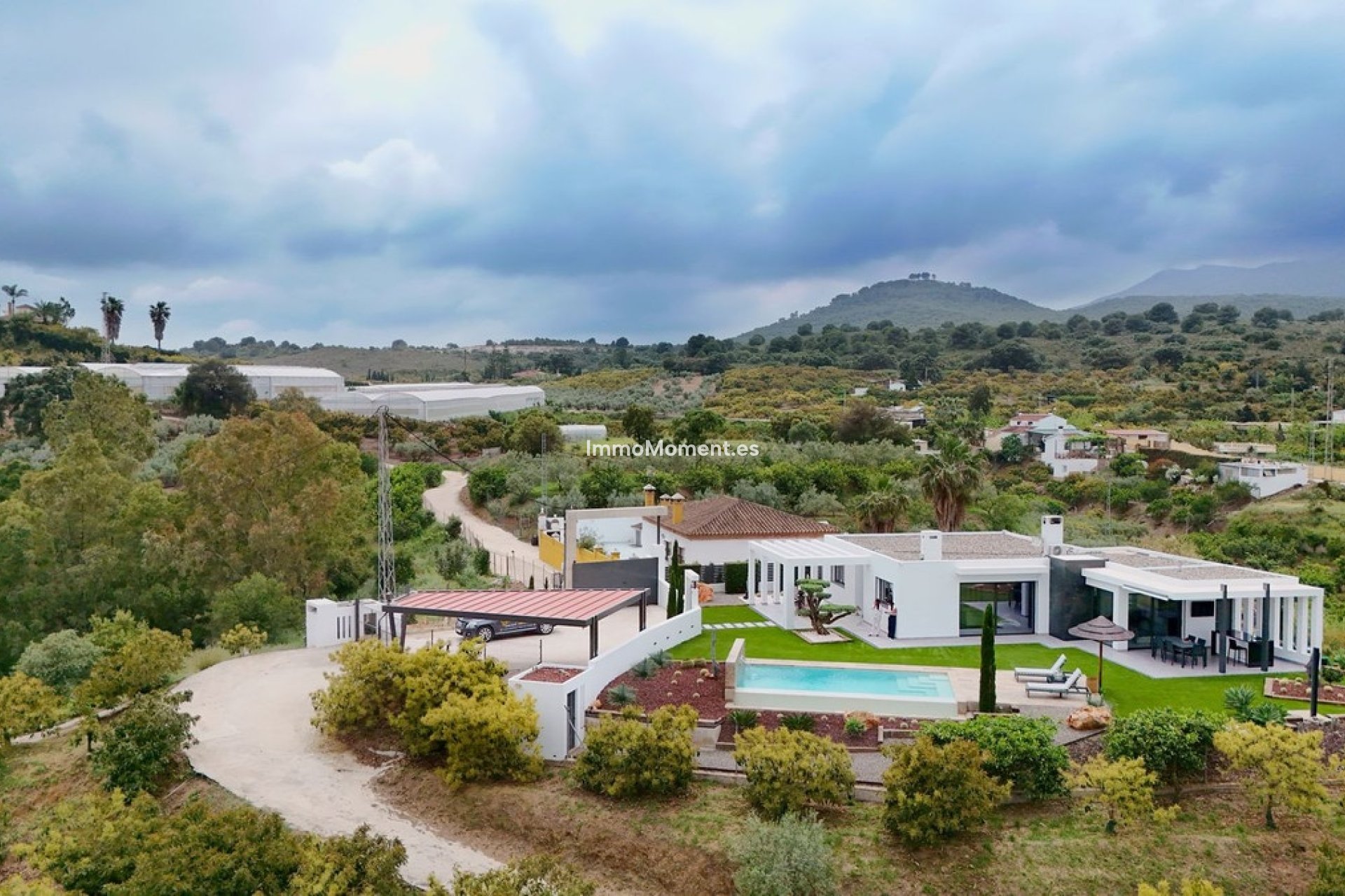 Wiederverkauf - Villa -   Inländisch - Alhaurín el Grande Centro