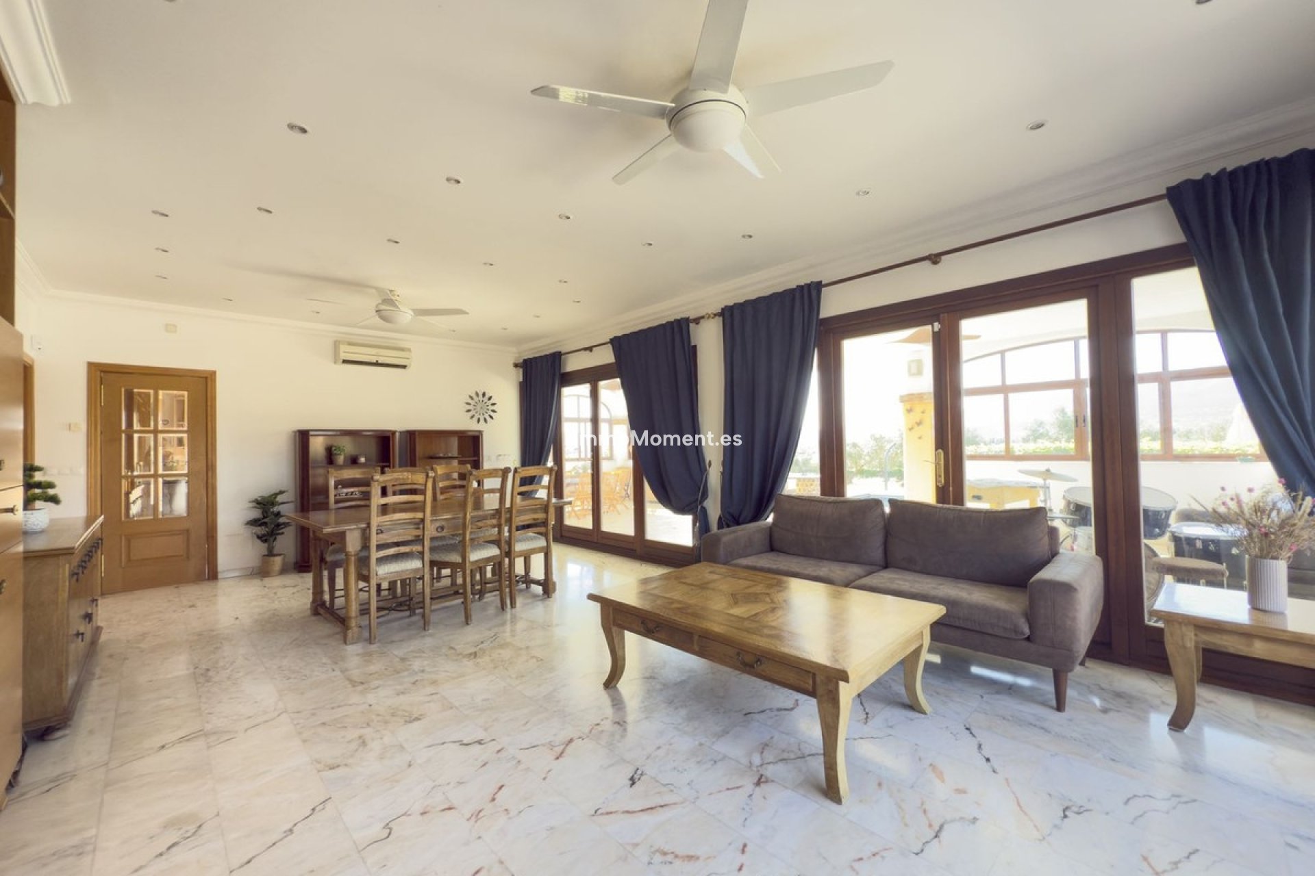 Wiederverkauf - Villa -   Inländisch - Alhaurín el Grande Centro