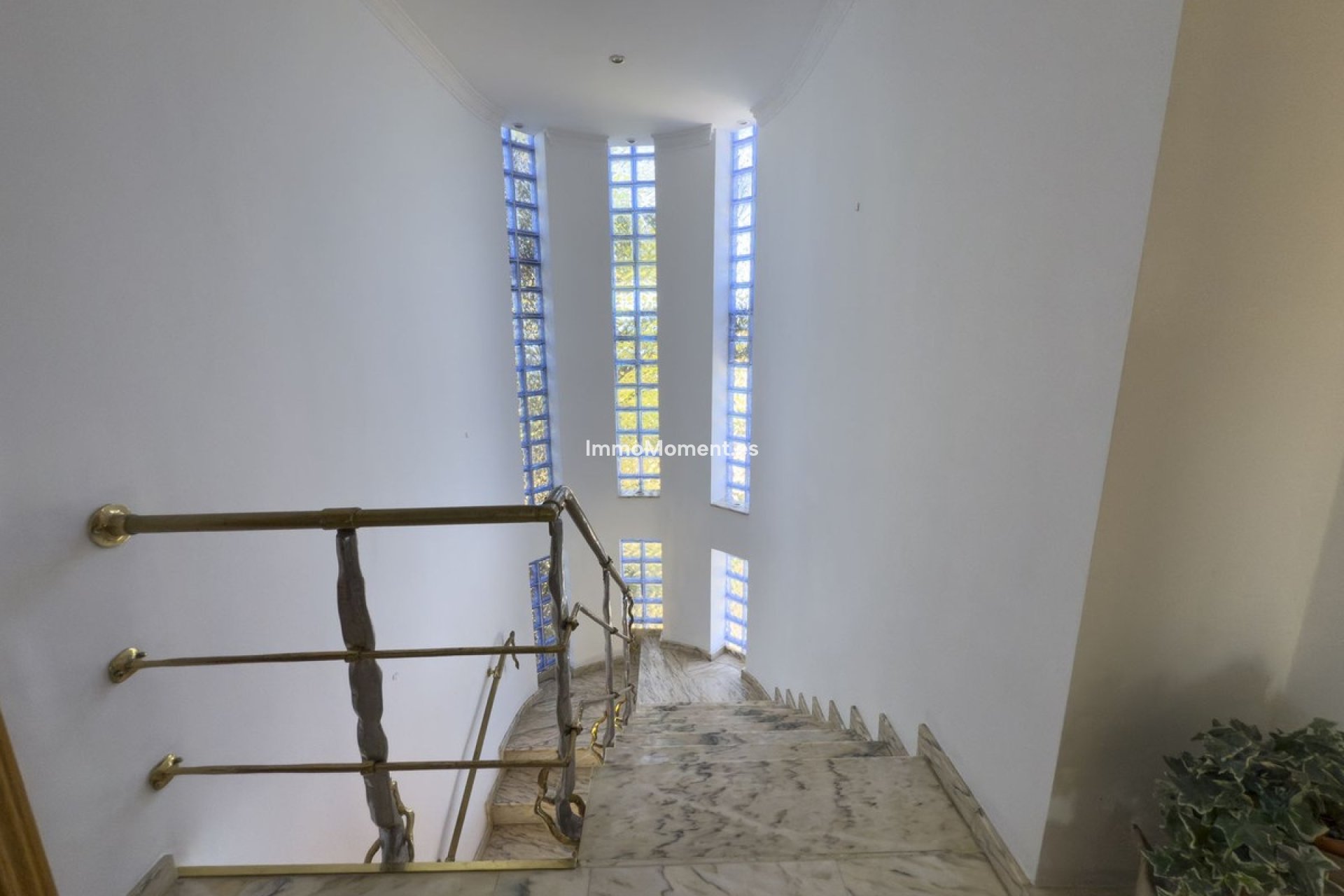 Wiederverkauf - Villa -   Inländisch - Alhaurín el Grande Centro