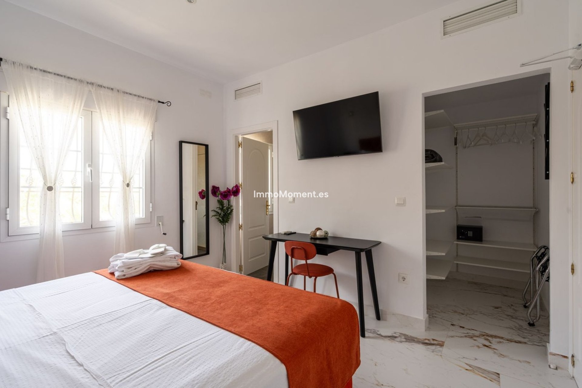Wiederverkauf - Villa -   Inländisch - Alhaurín el Grande Centro