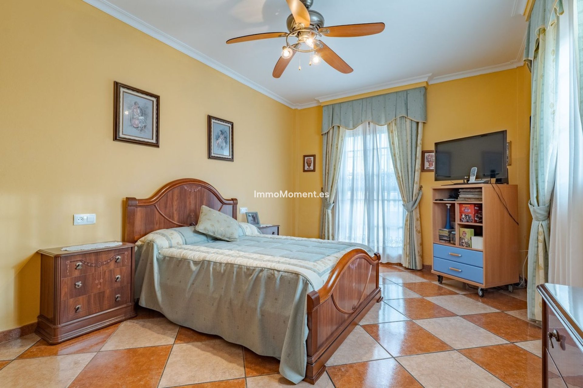 Wiederverkauf - Villa -   Inländisch - Alhaurín el Grande Centro