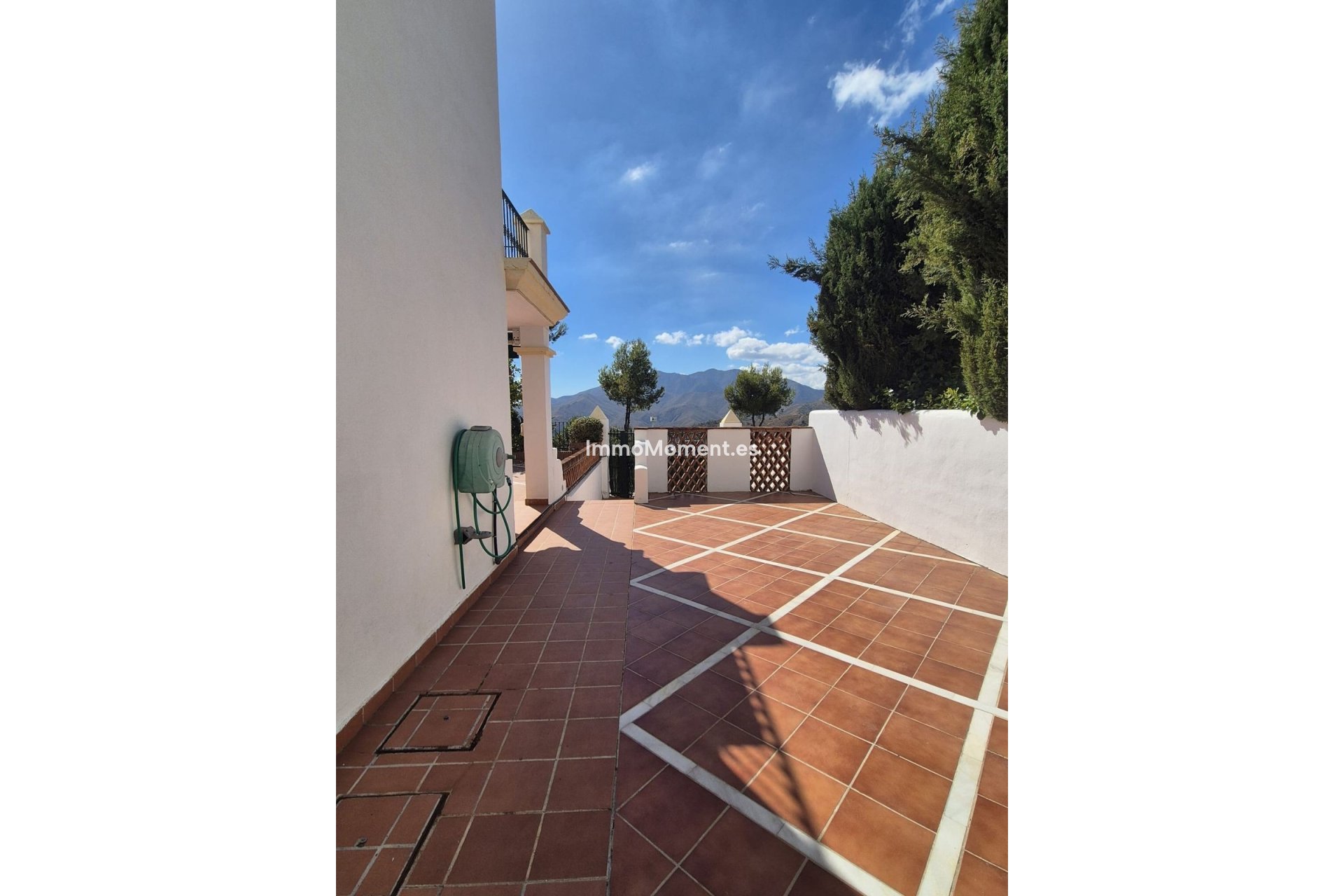 Wiederverkauf - Villa -   Inländisch - Alhaurín Golf