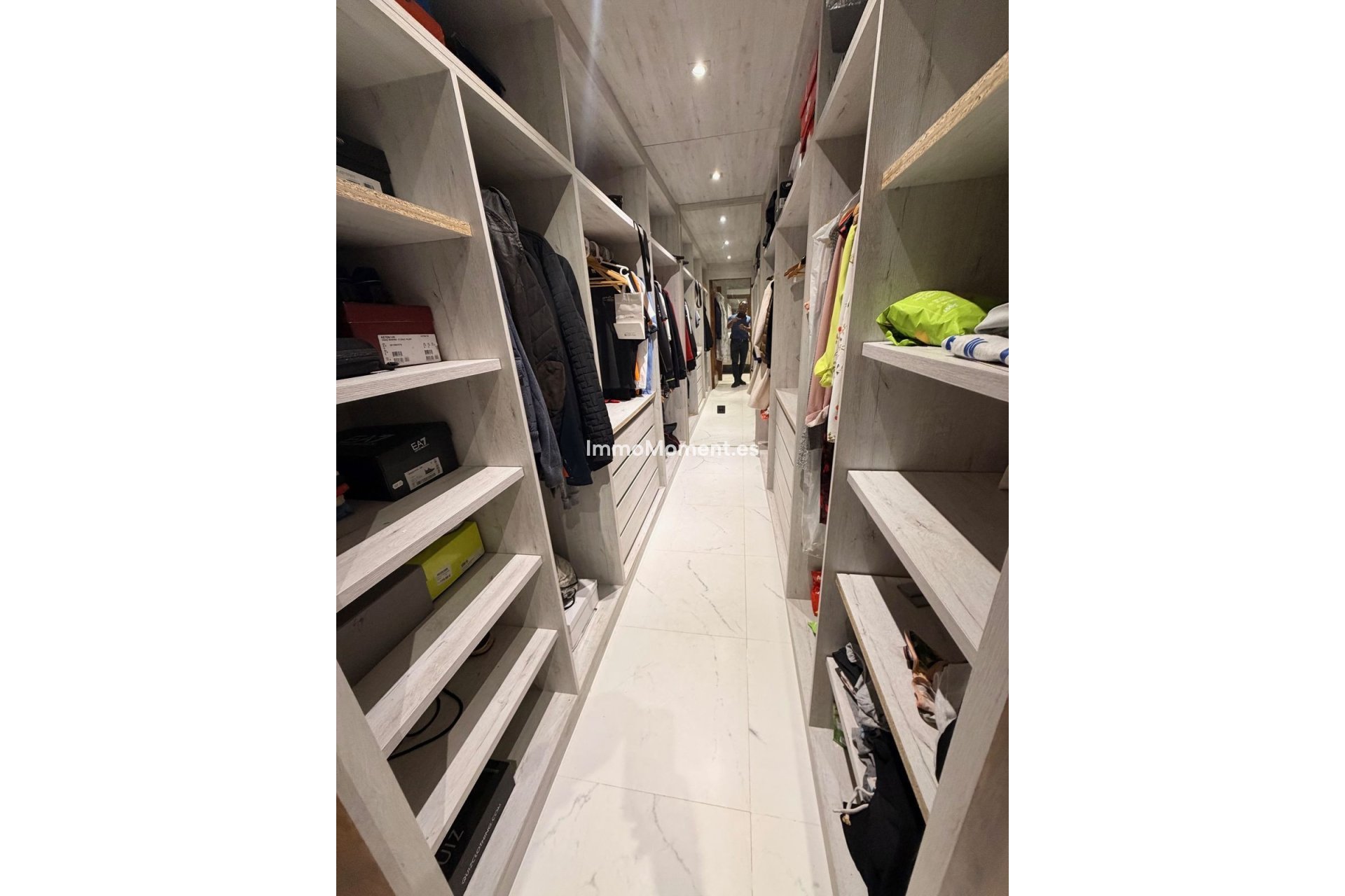 Wiederverkauf - Villa -   Inländisch - Coín