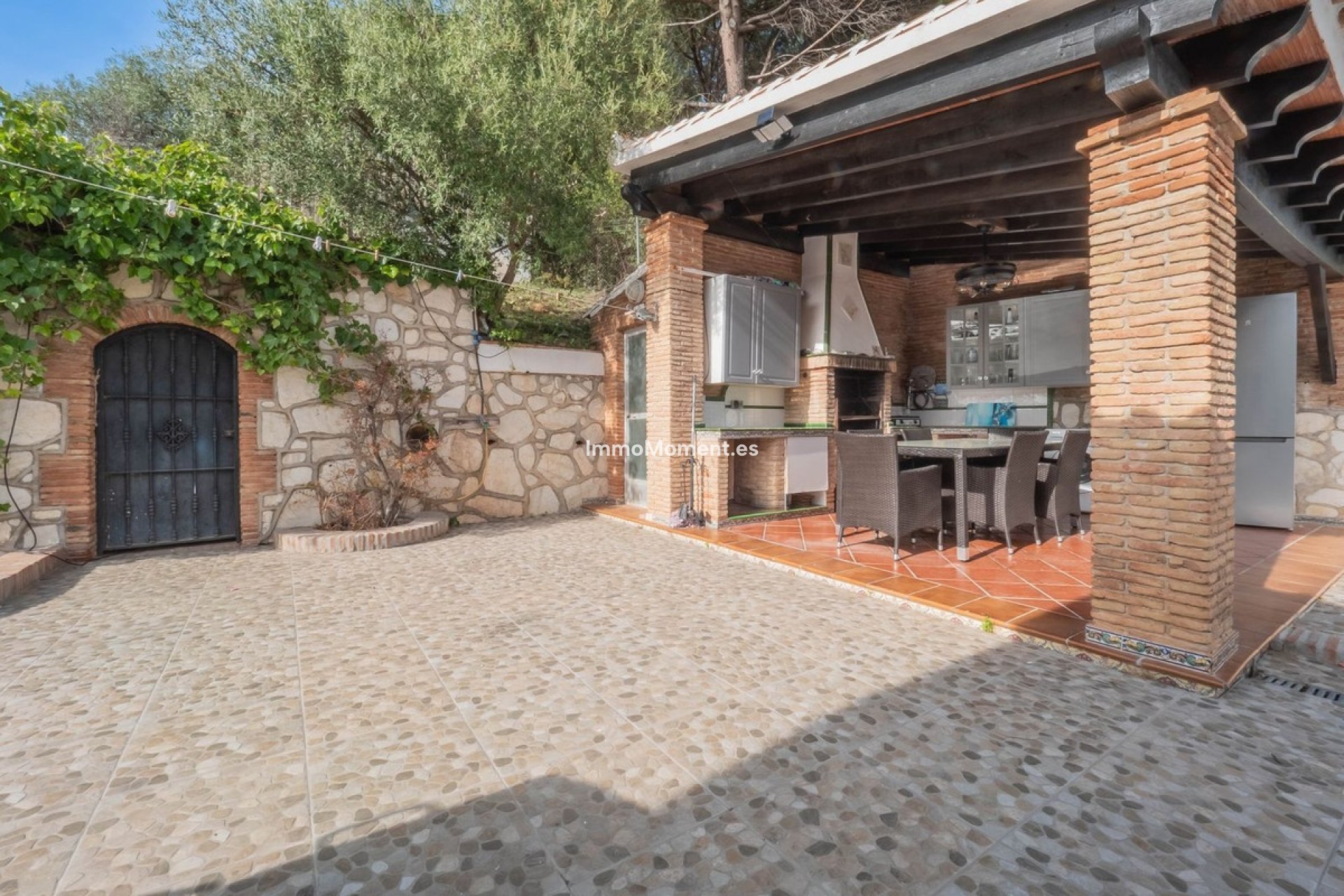 Wiederverkauf - Villa -   Inländisch - Coín