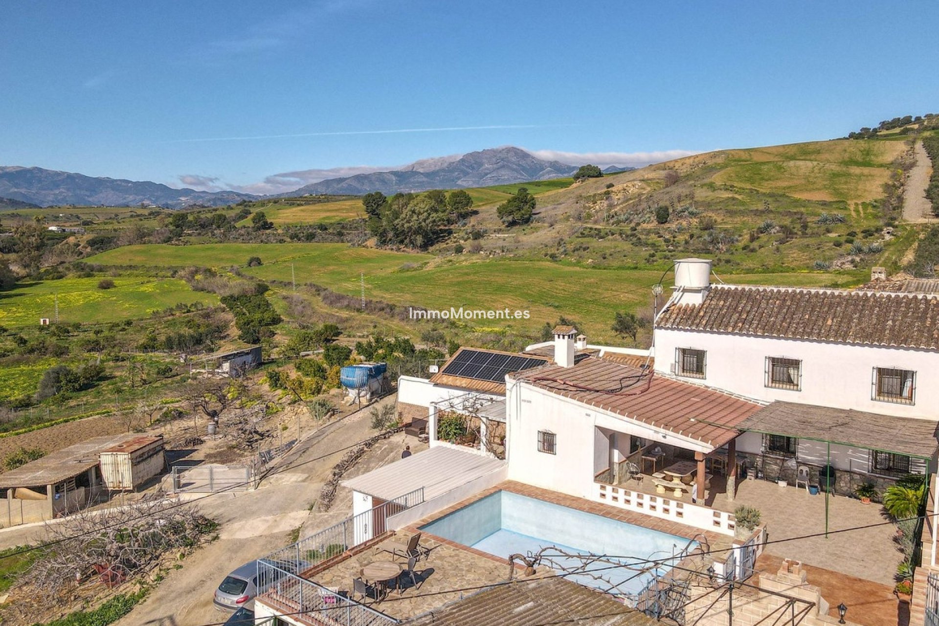 Wiederverkauf - Villa -   Inländisch - Coín