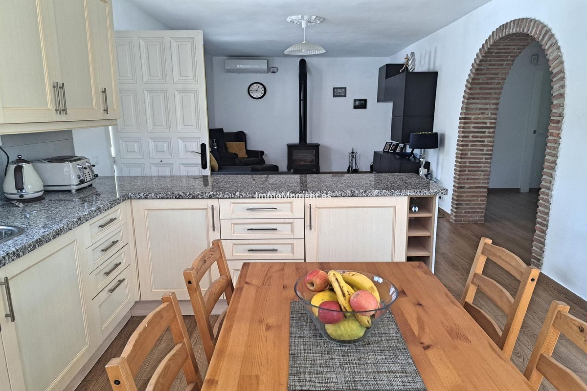 Wiederverkauf - Villa -   Inländisch - Coín