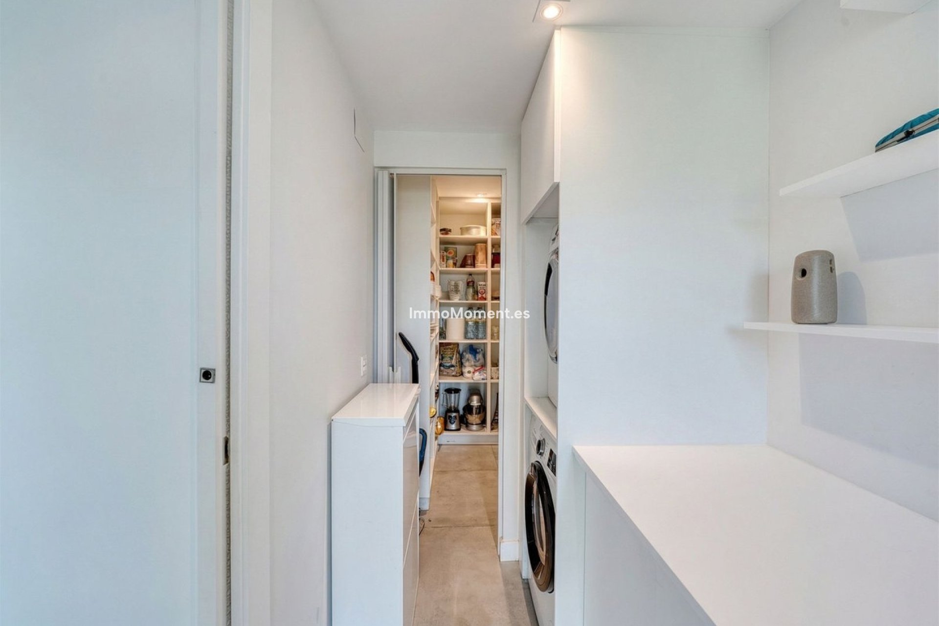 Wiederverkauf - Villa -   Inländisch - Istán