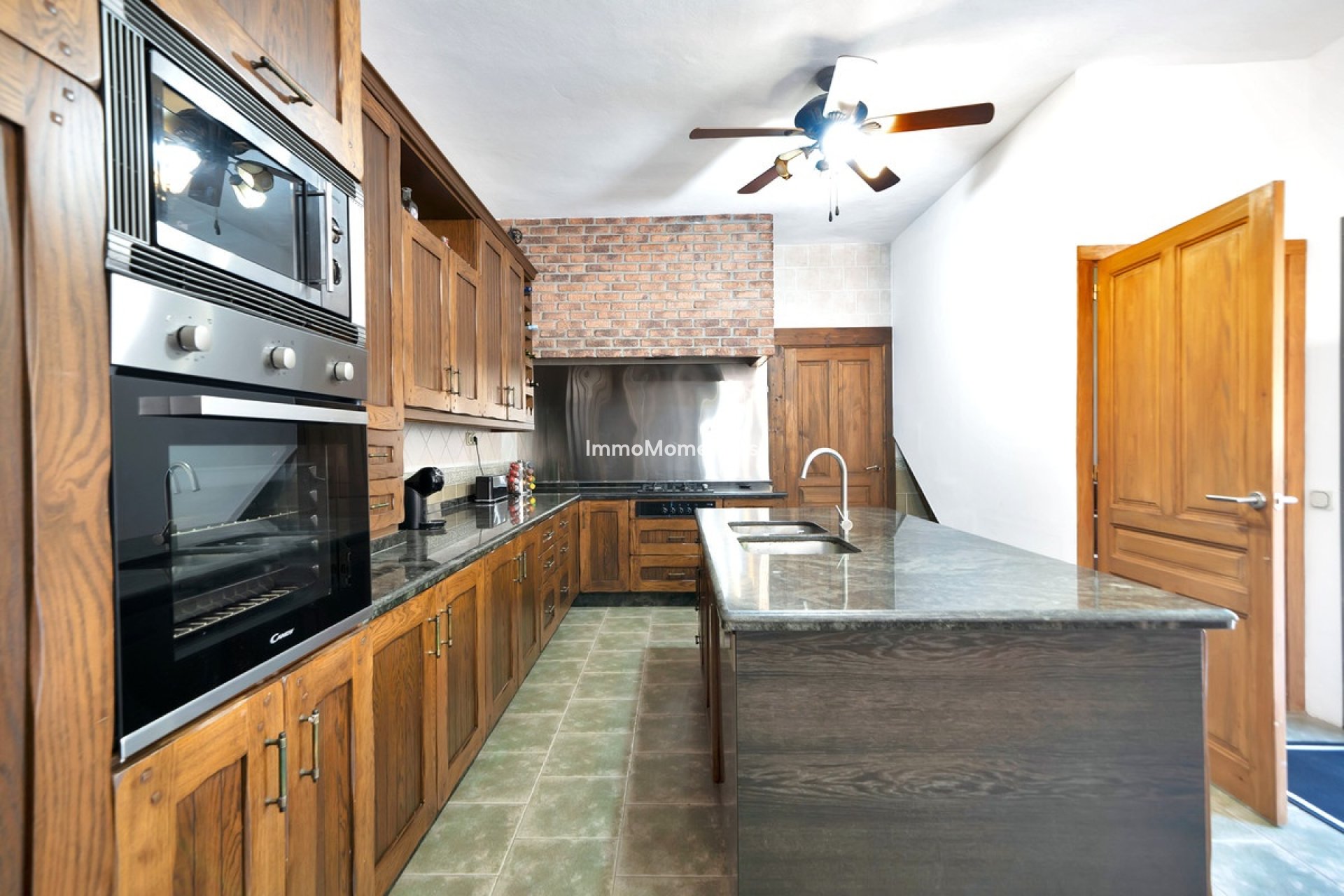 Wiederverkauf - Villa - Marbella - Marbella Centro